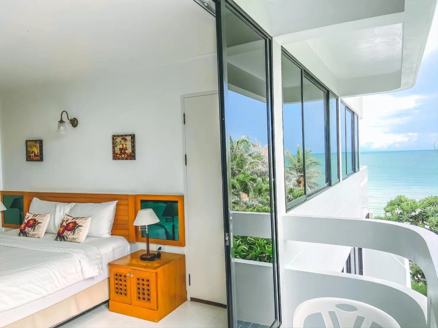 Deluxe Room with Balcony in Nern Chalet Beachfront Hotel