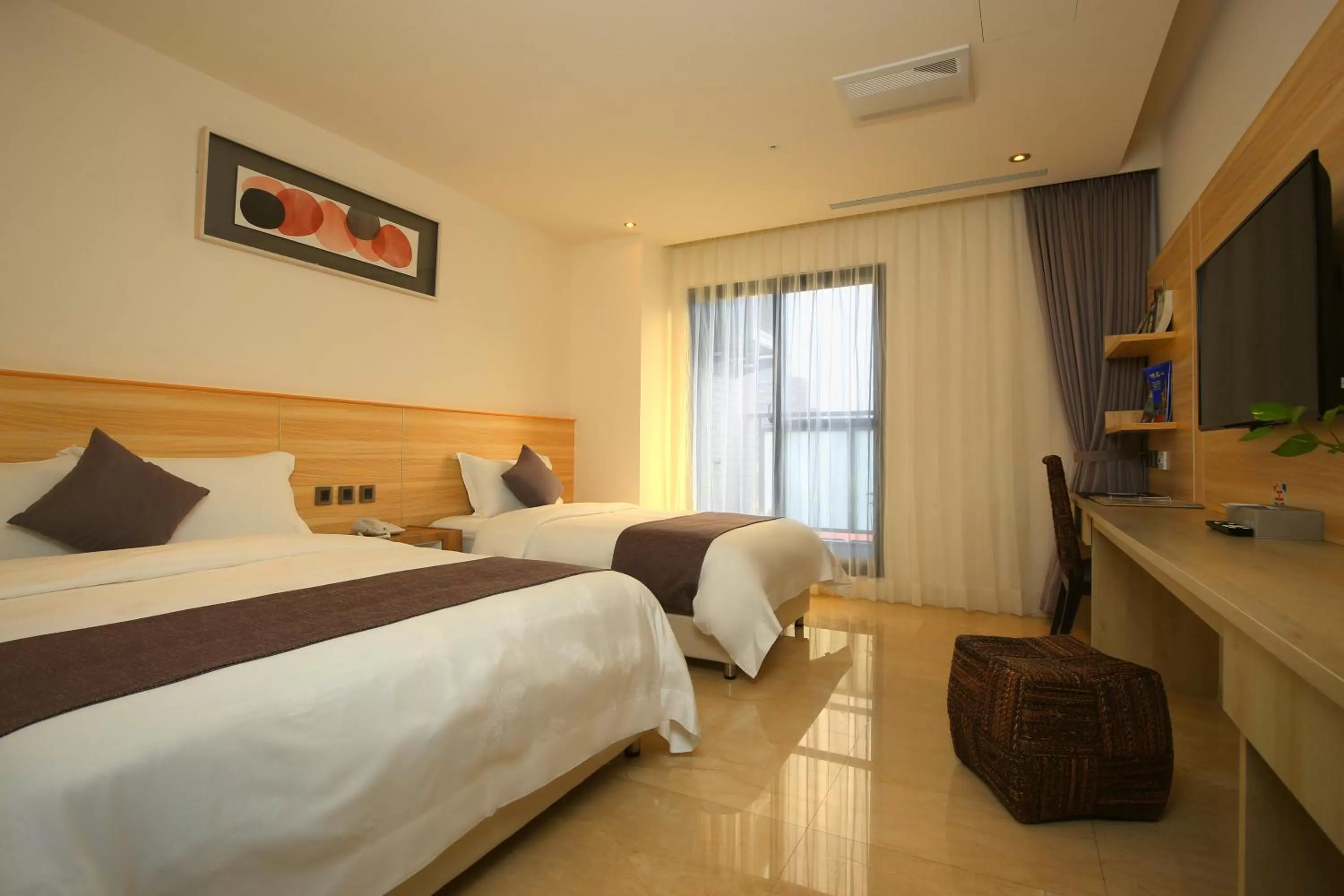 Twin Room with Balcony in Darlon Hotel