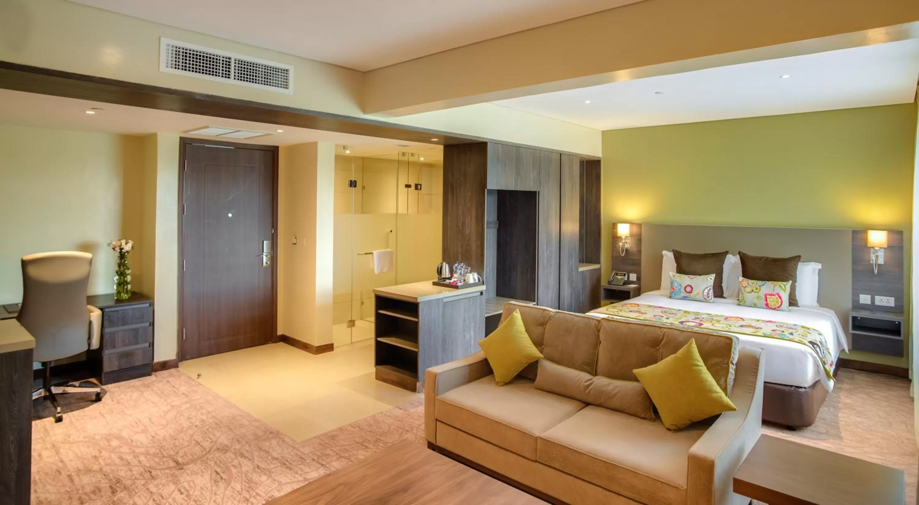 Executive Suite in Tamarind Tree Hotel