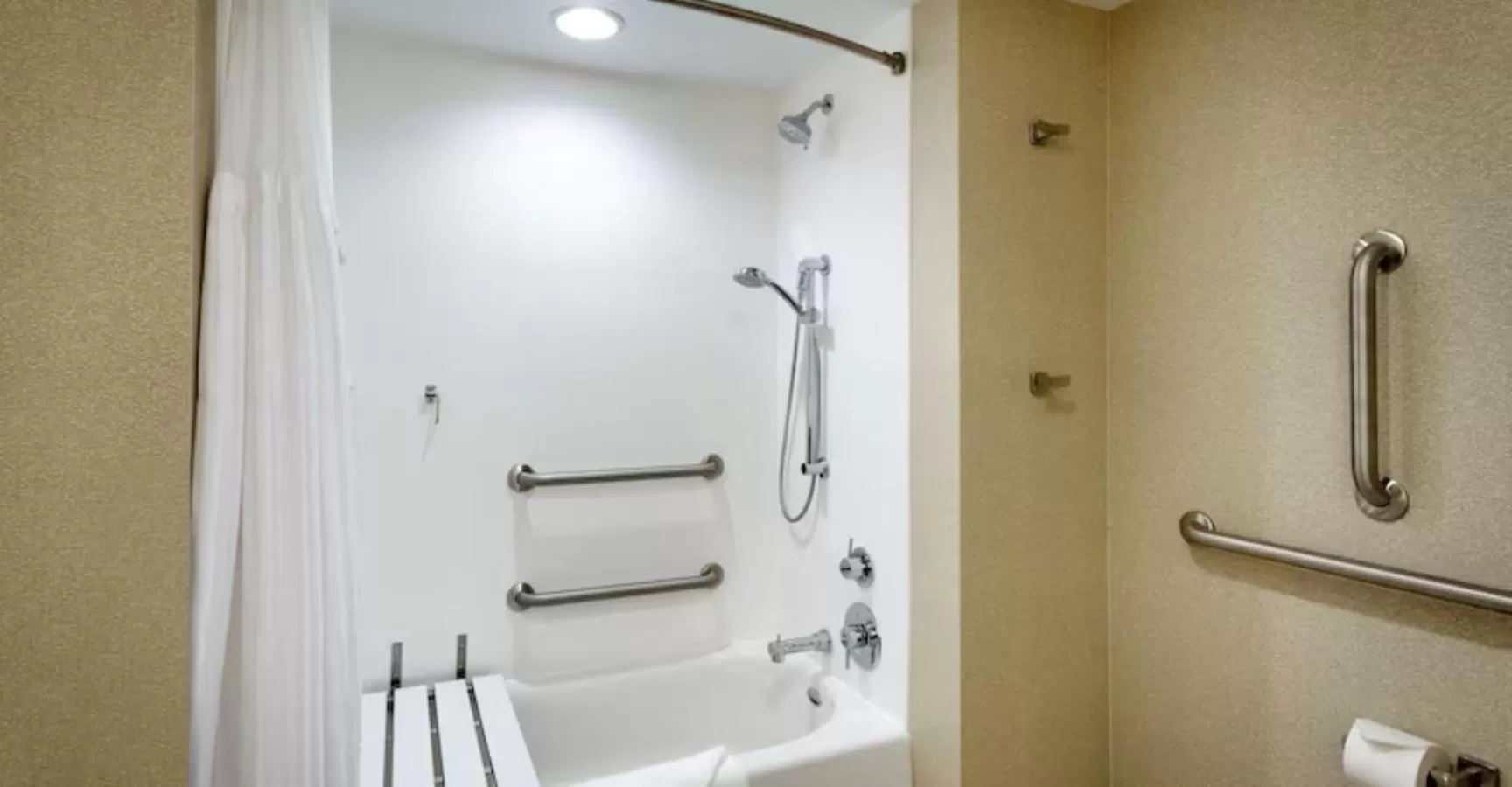 Queen Room with Two Queen Beds with Bath Tub - Mobility Accessible in Hilton Garden Inn Boise Downtown