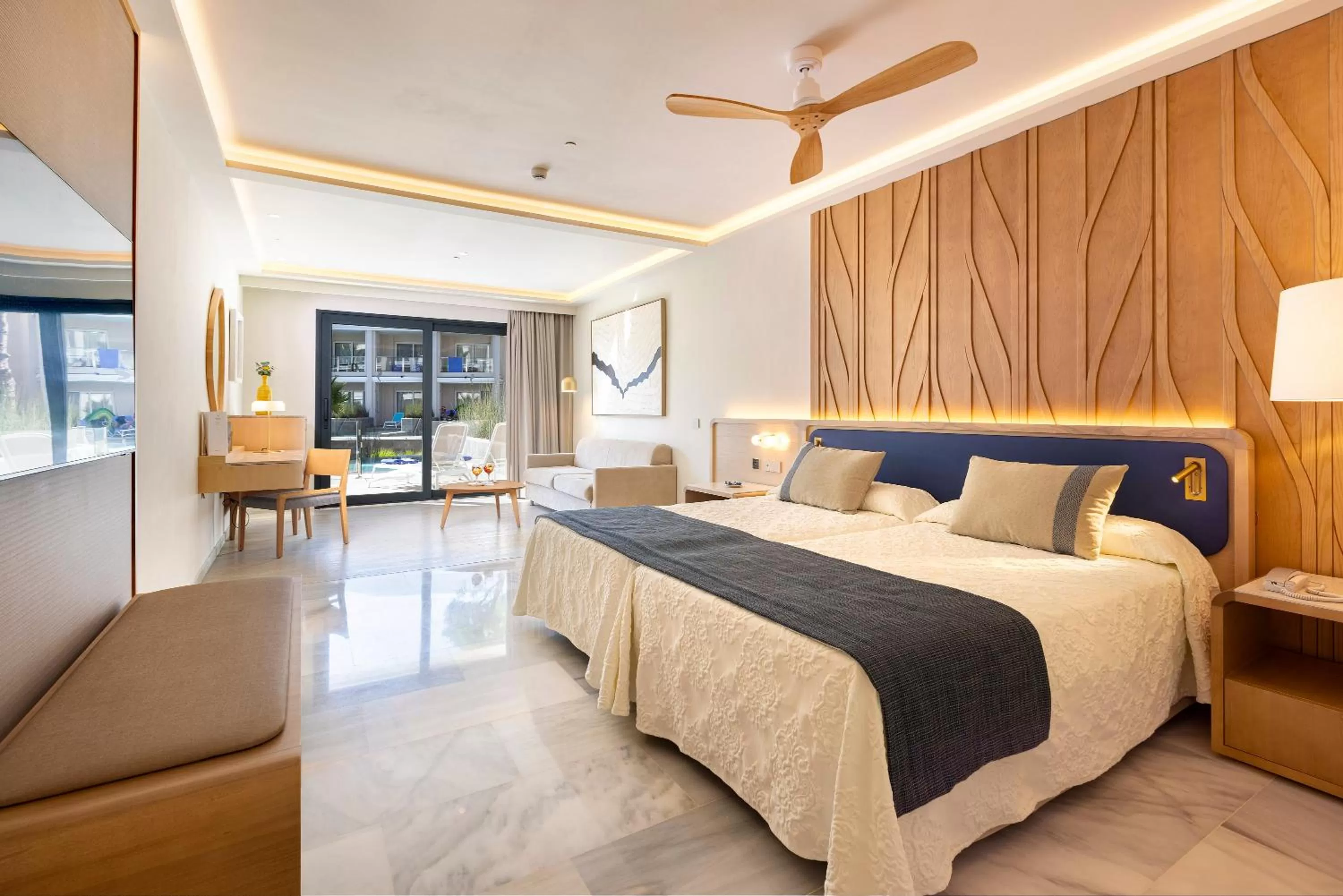 Junior Suite with Private Pool in Hipotels Barrosa Palace & Spa