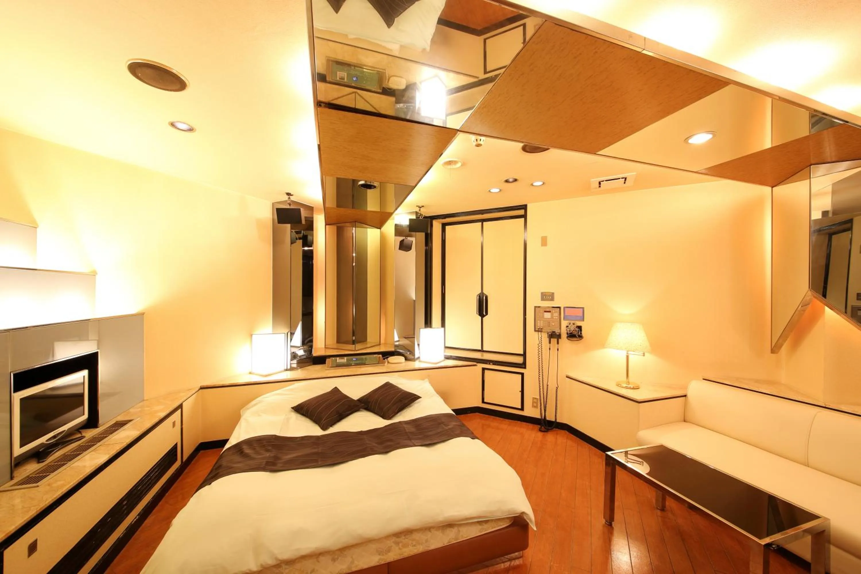 Photo of the whole room, Bed in Hotel Public Jam
