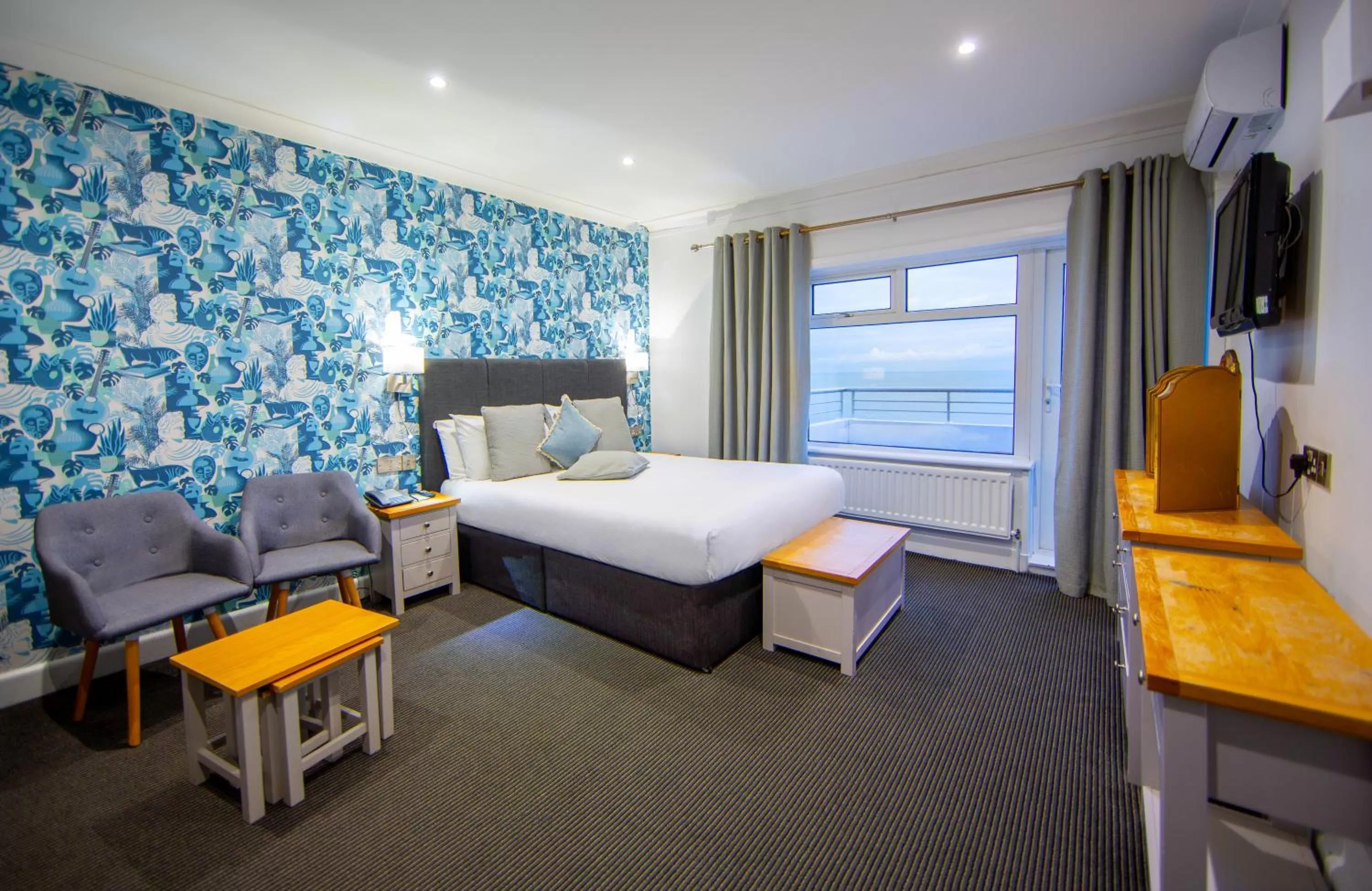 Double Room with Balcony and Sea View in Cumberland Hotel - OCEANA COLLECTION