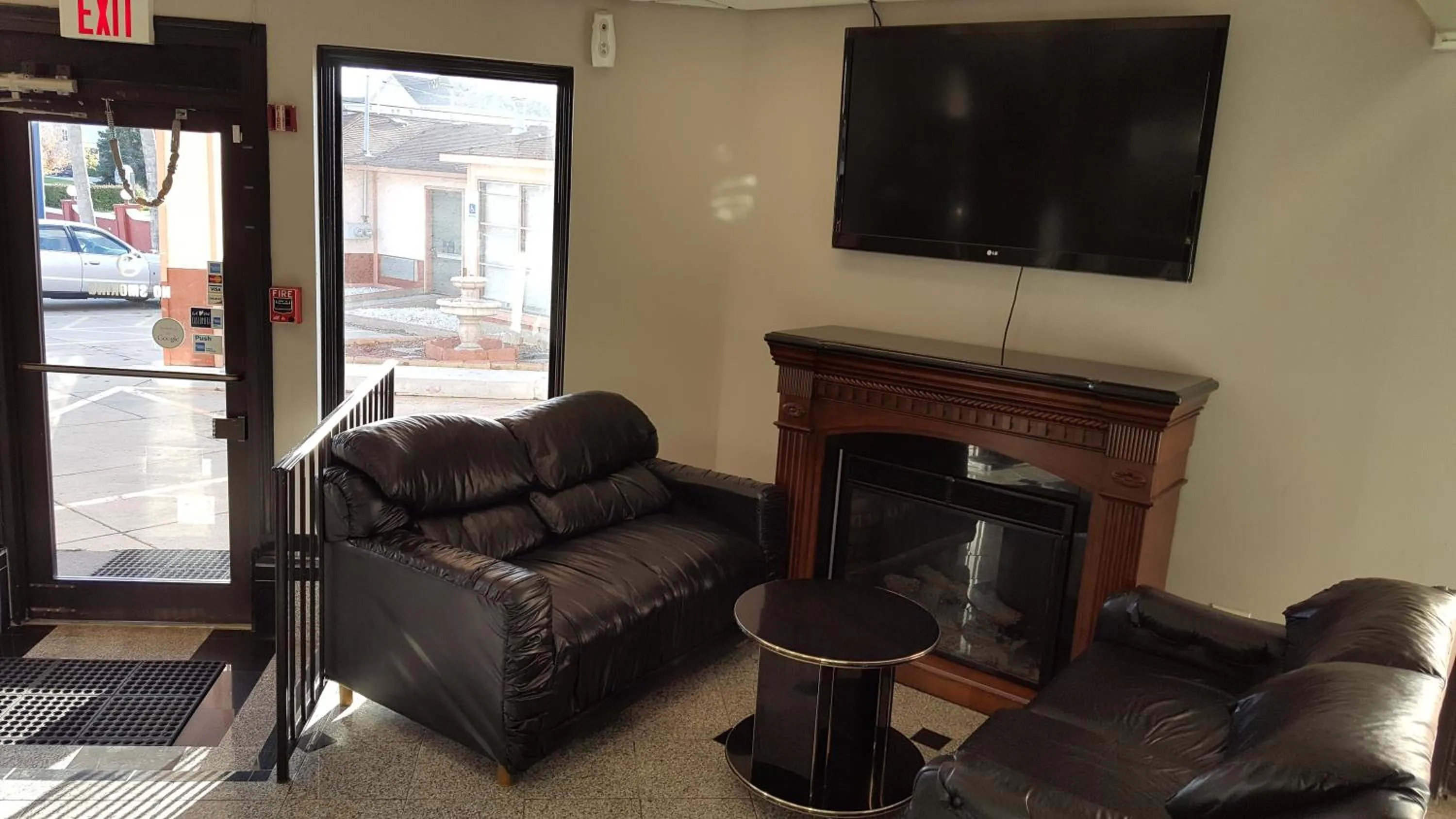 Lobby or reception in Gurnee Motel
