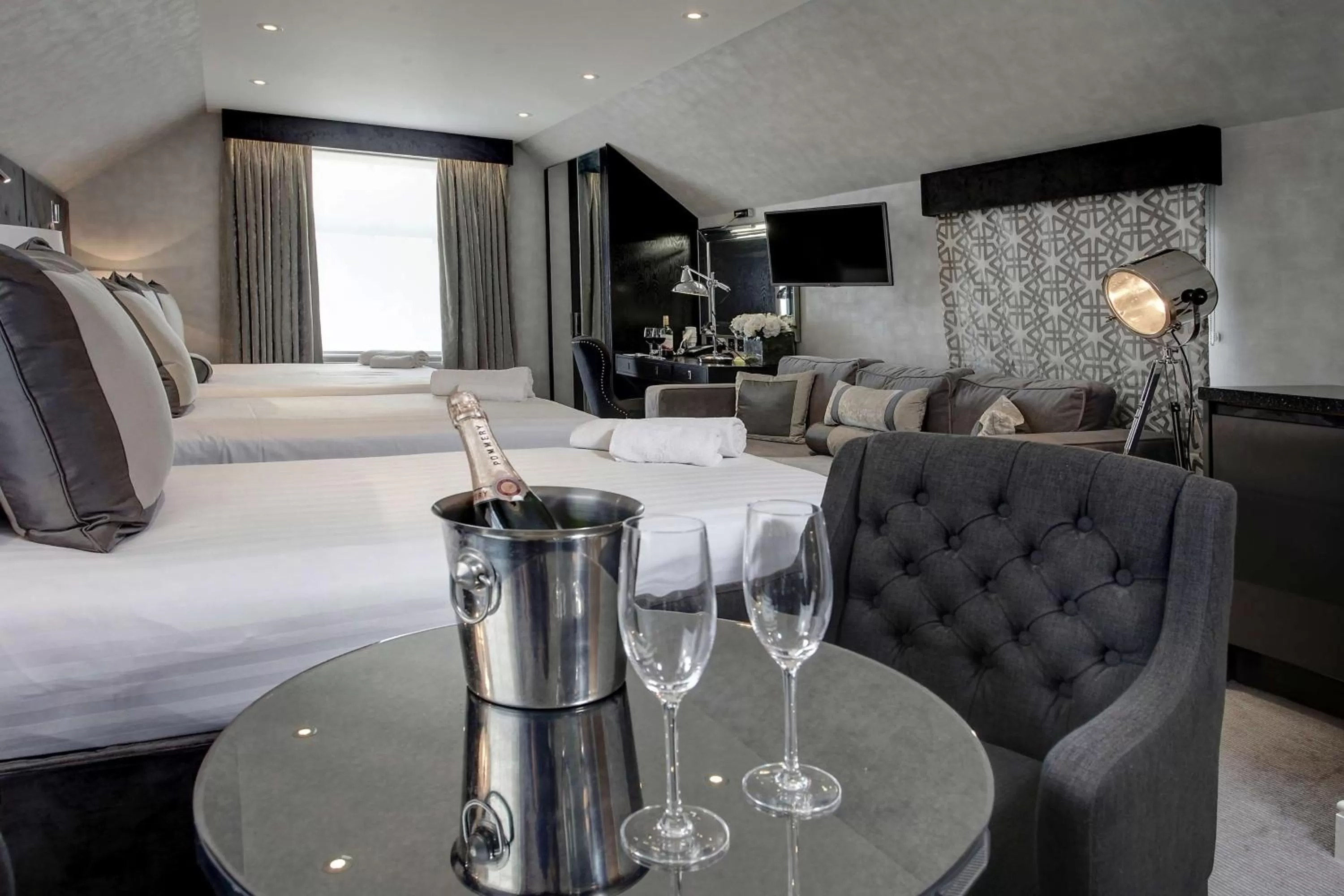 Studio with Two King Beds - Non-Smoking in Best Western Chiswick Palace & Suites London