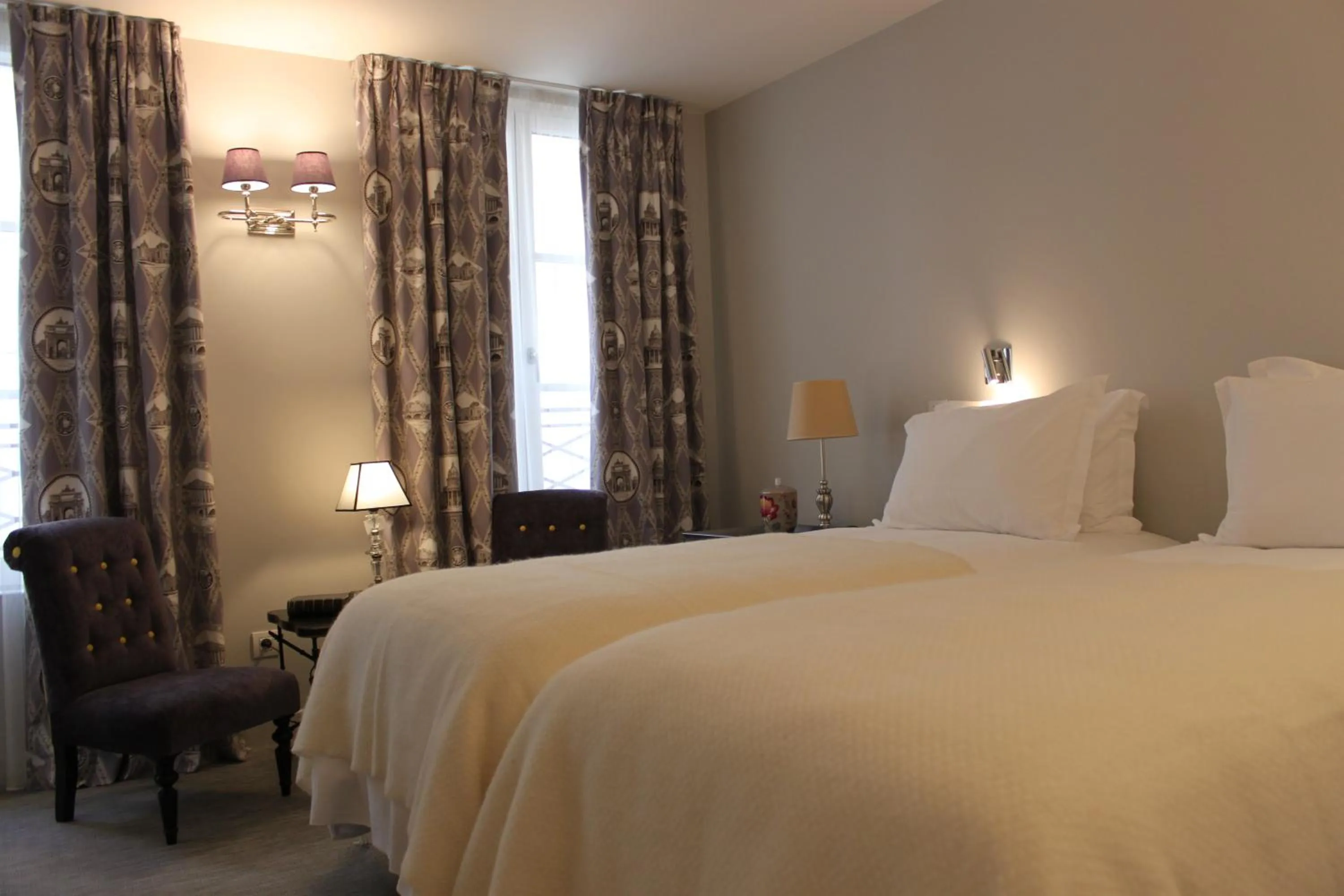 Two Connecting Executive Rooms in My Home In Paris