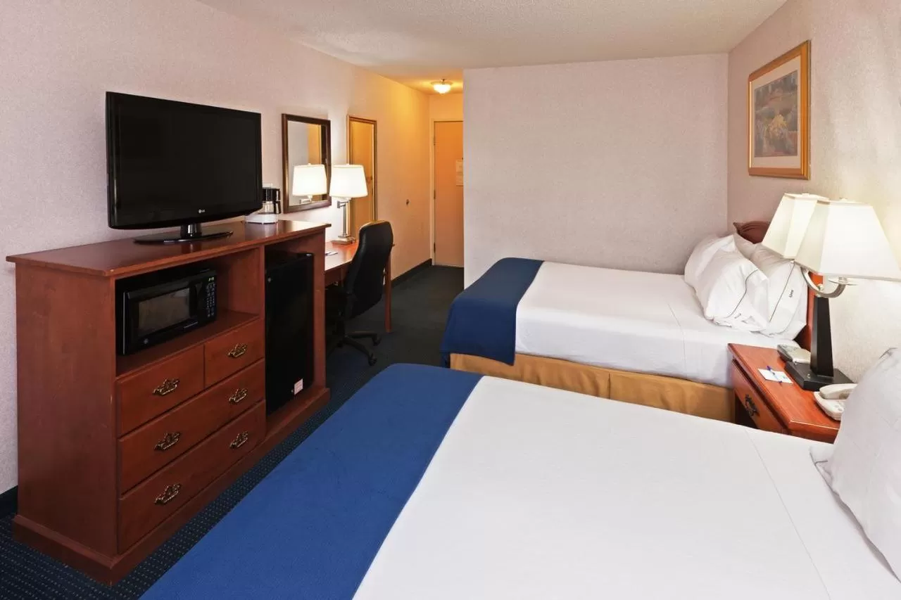Double Room with Two Double Beds - Non-Smoking in Ramada by Wyndham Santa Fe