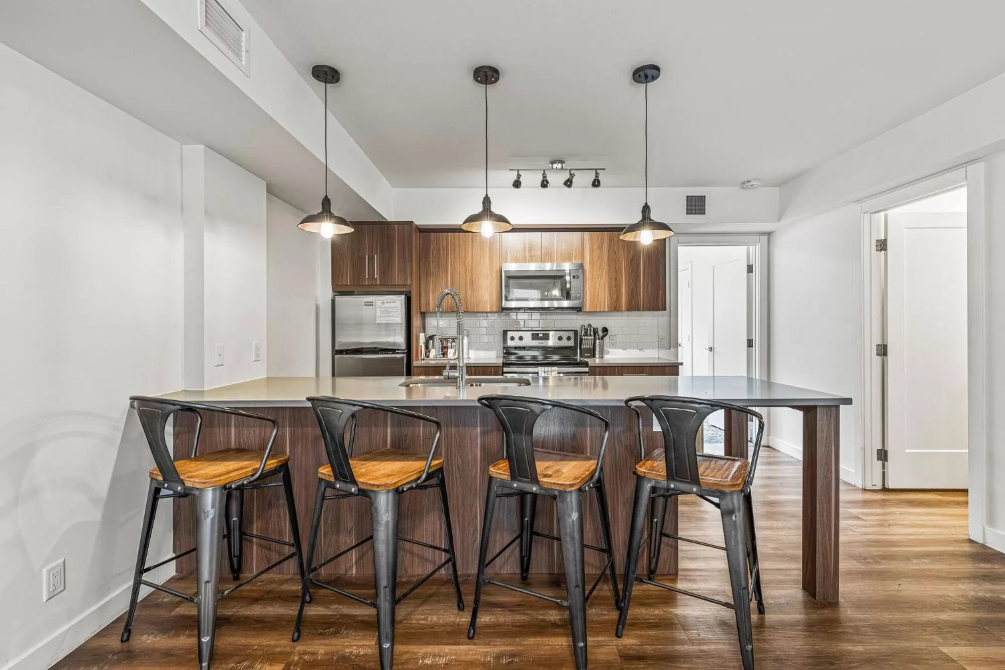 One-Bedroom Apartment - Pet Friendly - Self Check-In  in Basecamp Resorts Canmore