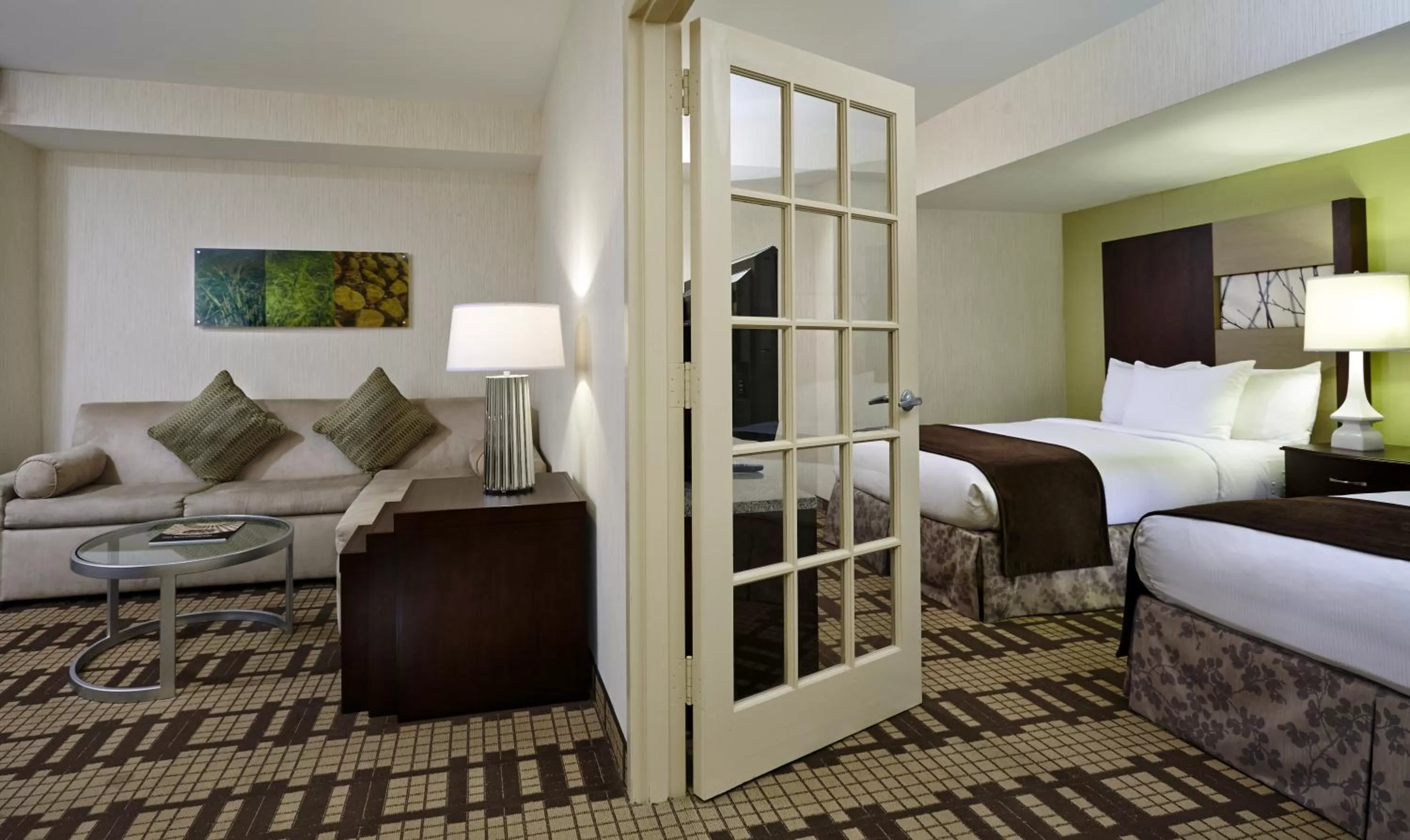 2 Double 2 Room Suite in Hotel Silver Spring