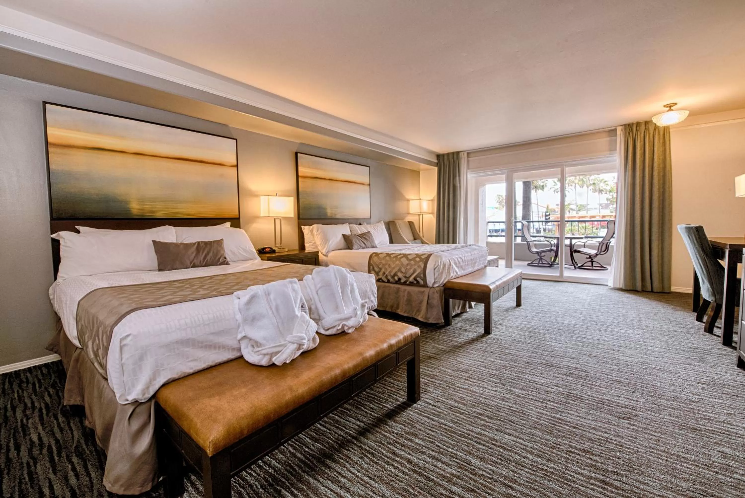 Queen Room with Partial Ocean View in Tamarack Beach Hotel