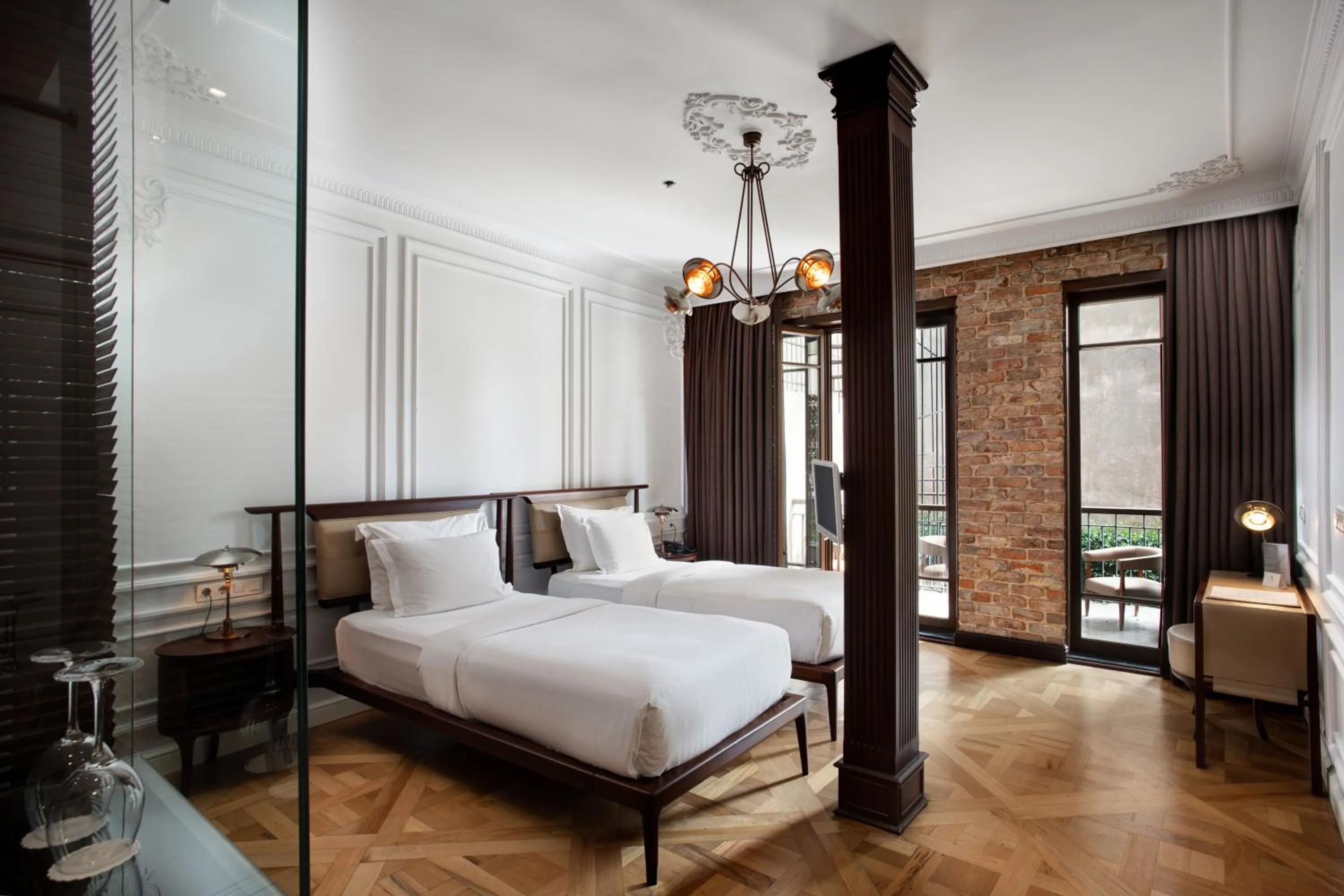 Deluxe Twin Room with Balcony and Garden View in Georges Hotel Galata
