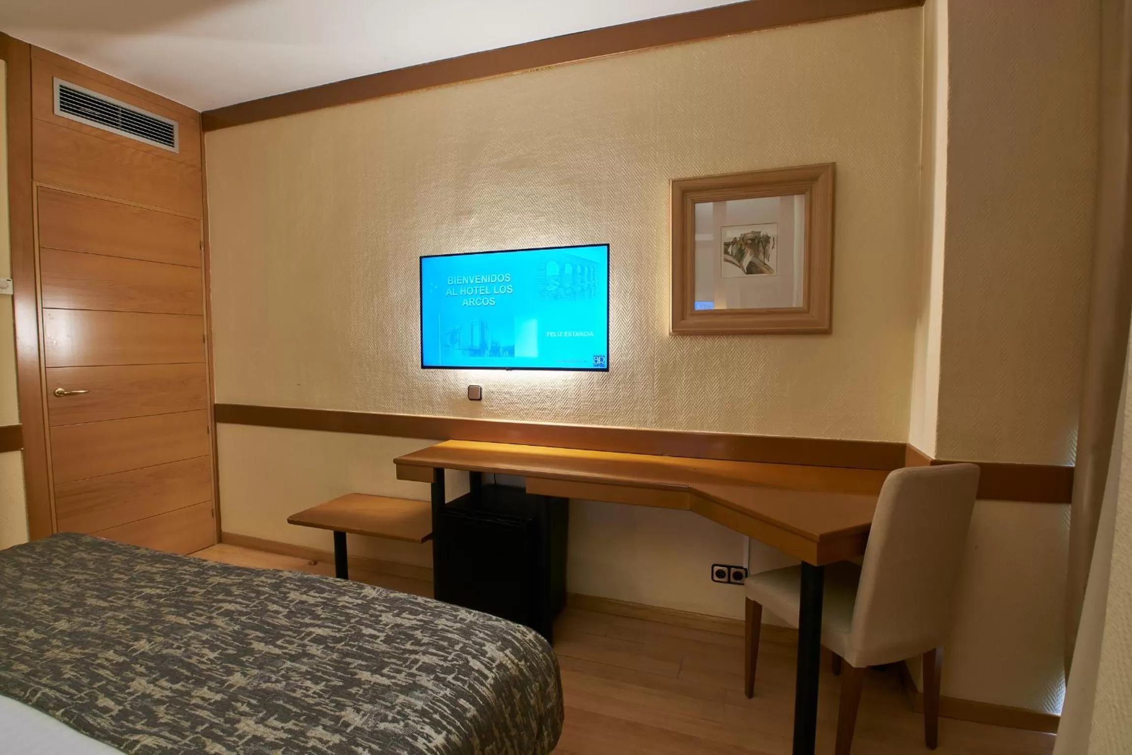 TV and multimedia, Bed in Los Arcos