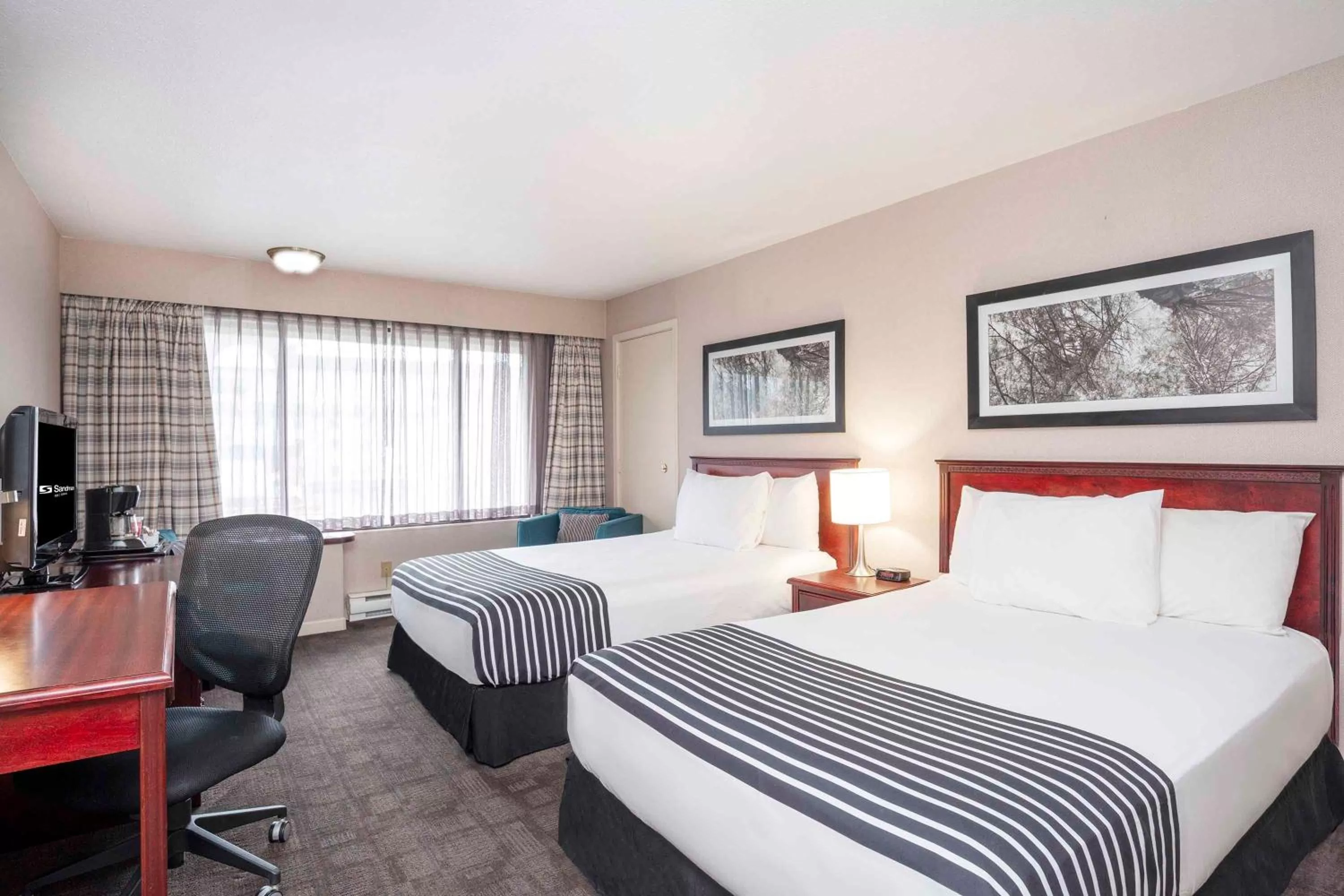 Standard Room, 2 Double Beds in Sandman Hotel Terrace