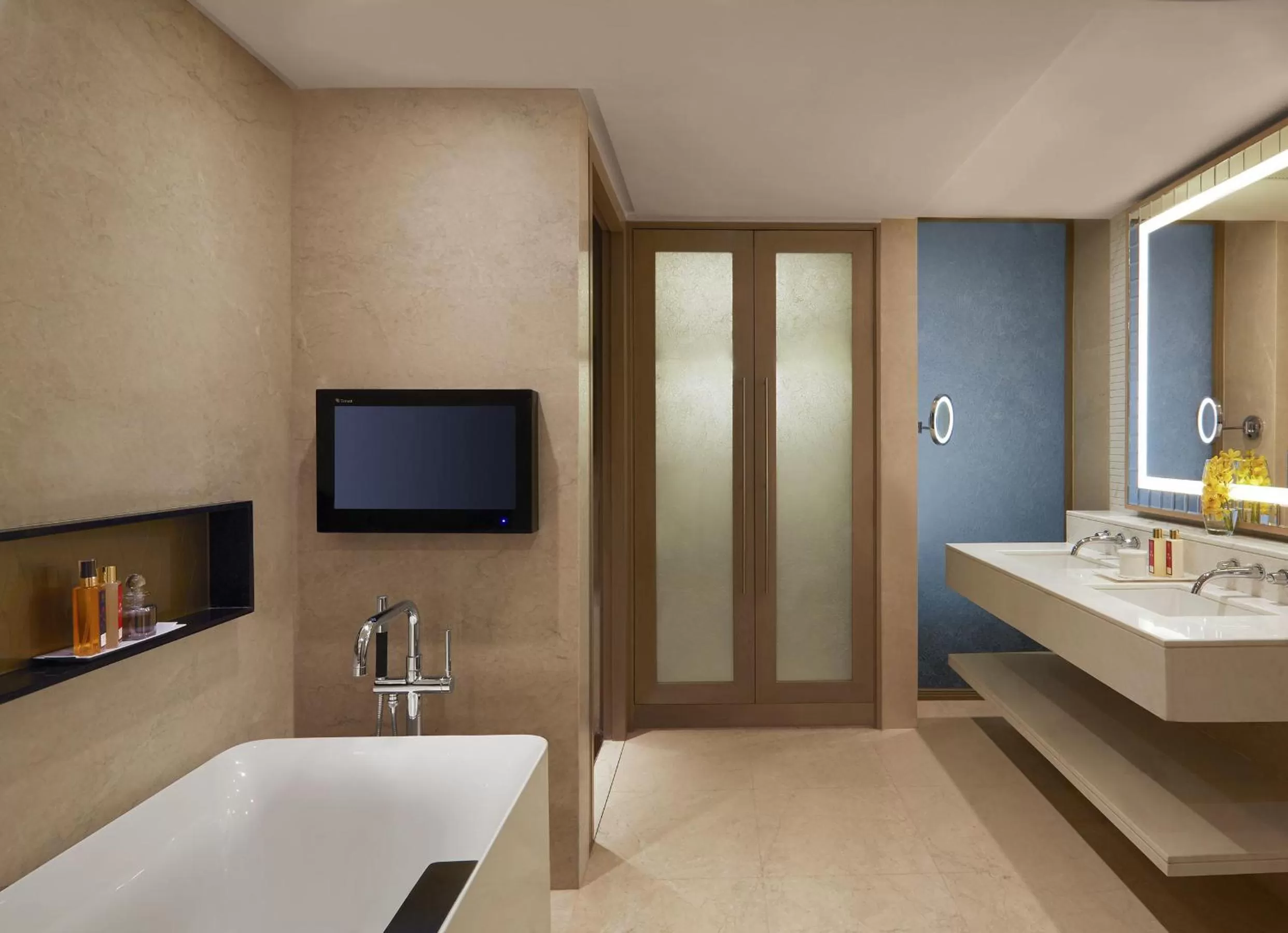 Taj Club Room Runway View King Bed with Breakfast, High Tea and Evening Cocktail Hours in Taj Santacruz