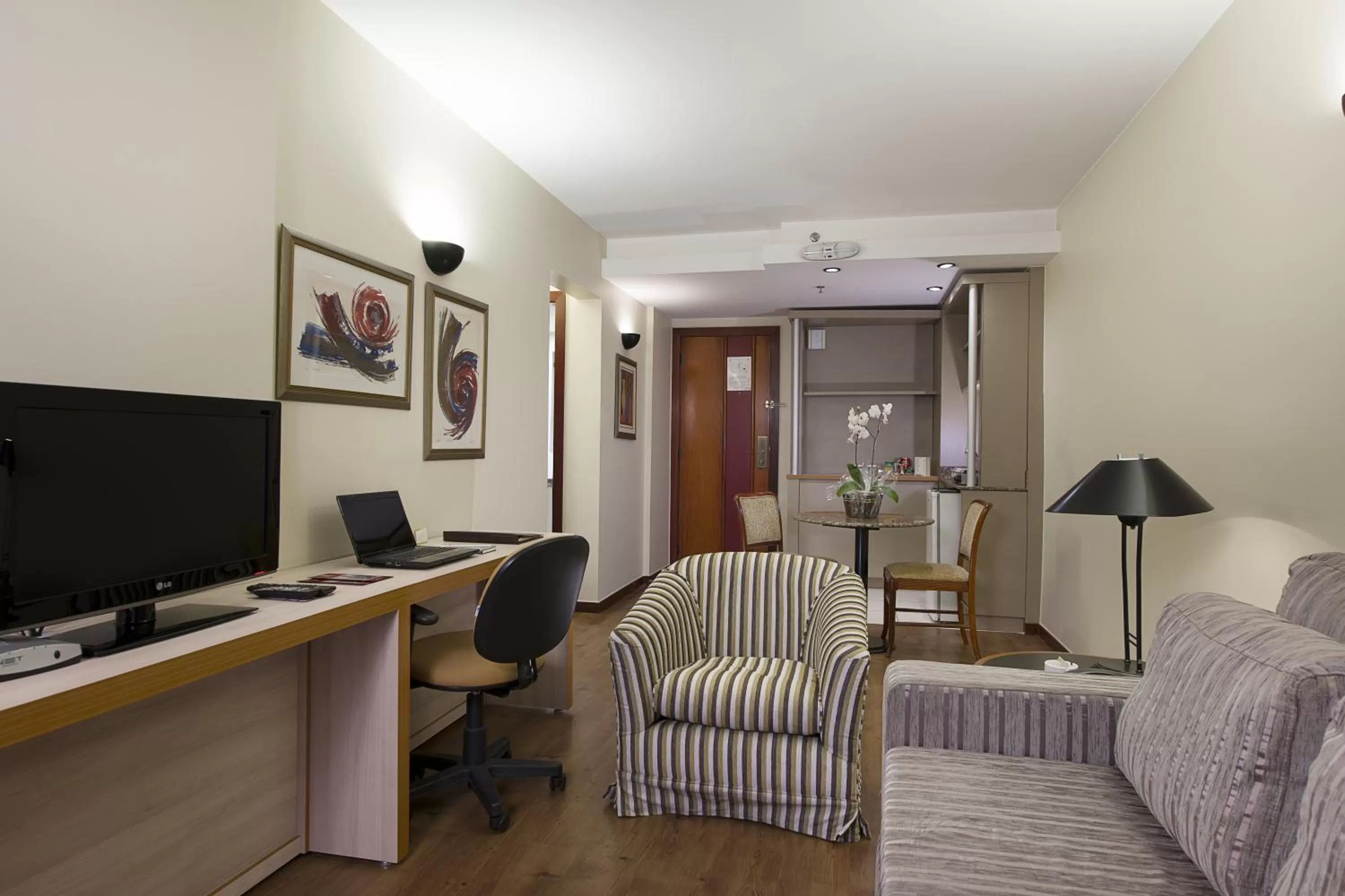 Deluxe Suite - single occupancy in Metropolitan Hotel Brasília