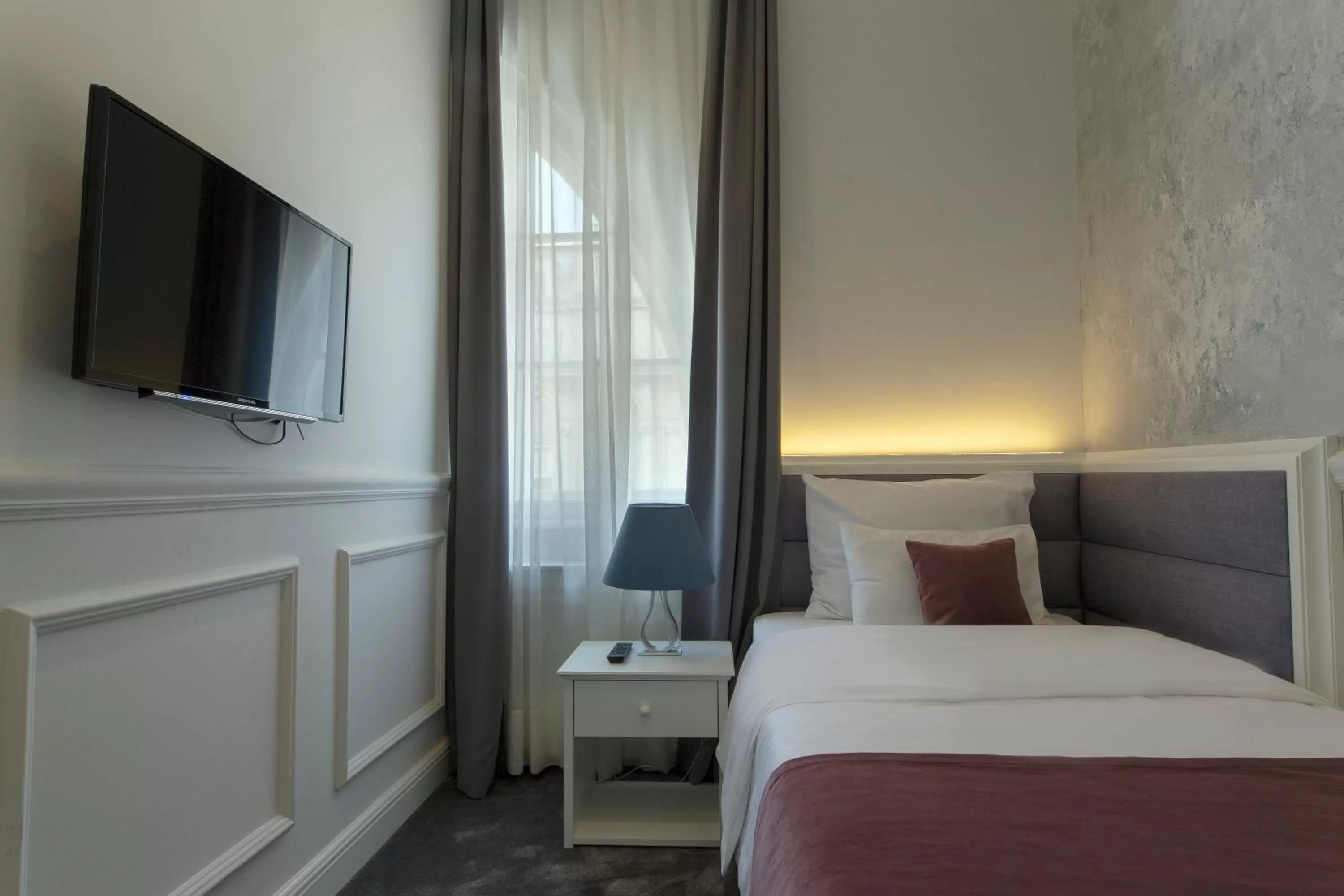 Standard Single Room with Free Parking in Public House Hotel