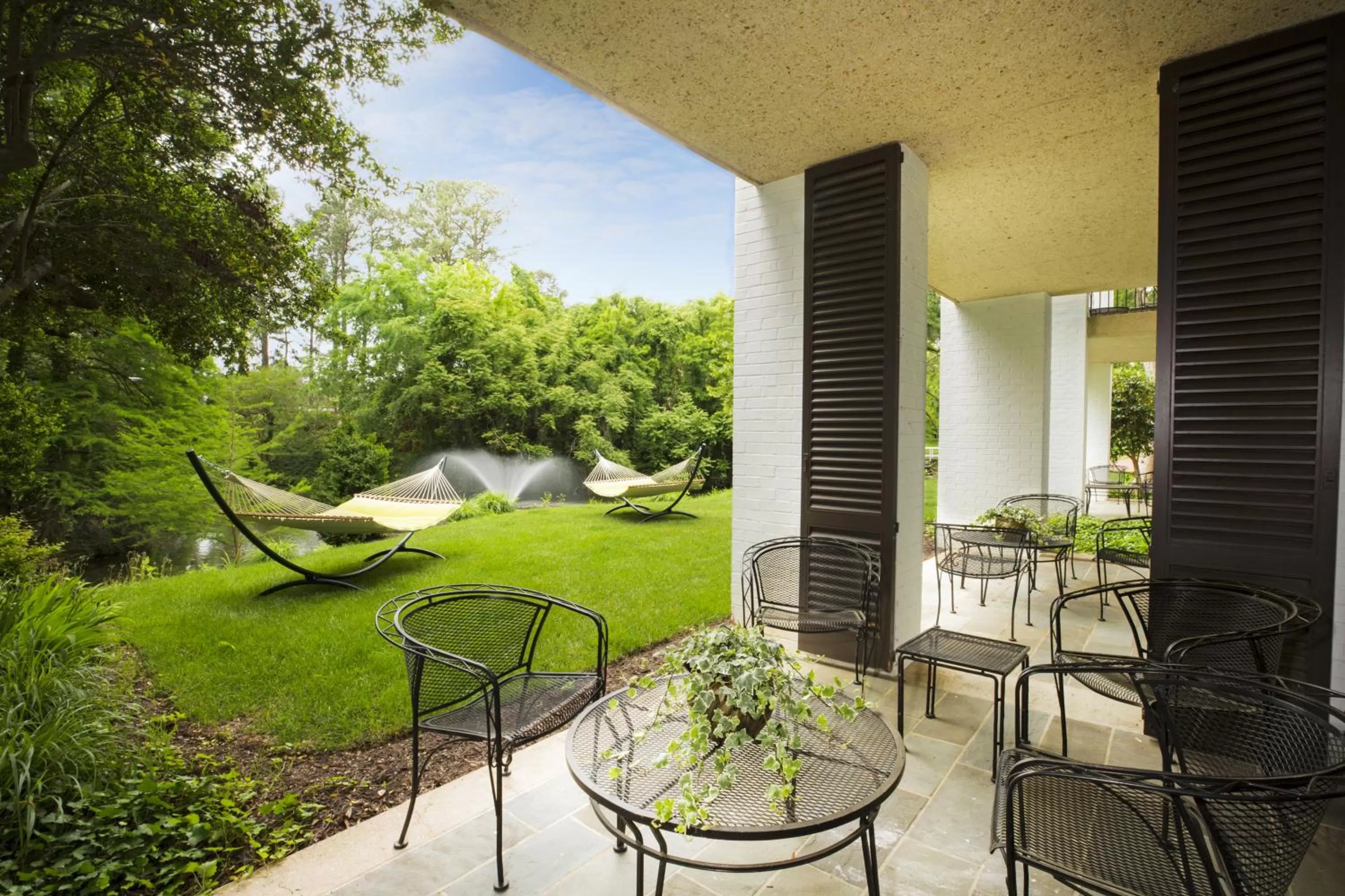 Queen Room with Balcony in Griffin Hotel