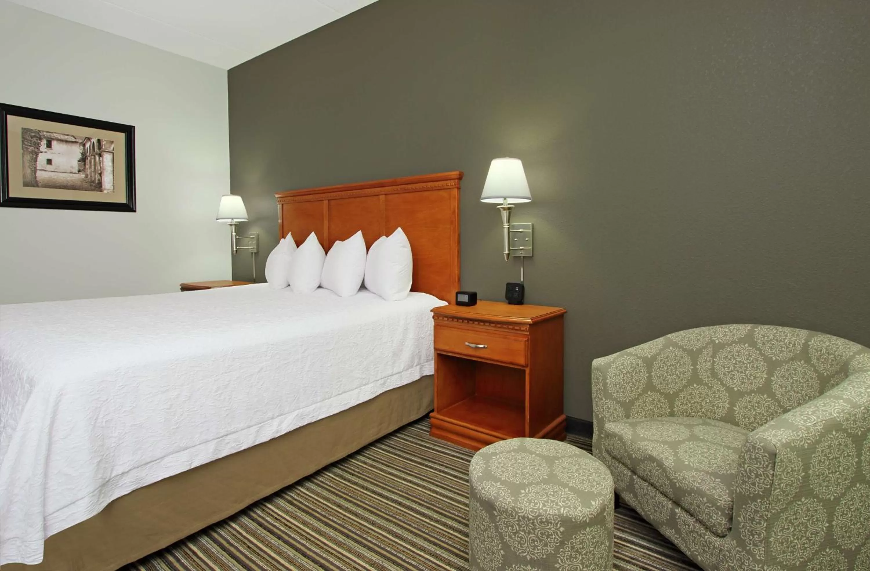 King Room with King Bed - Non-Smoking in Hampton Inn Ashtabula