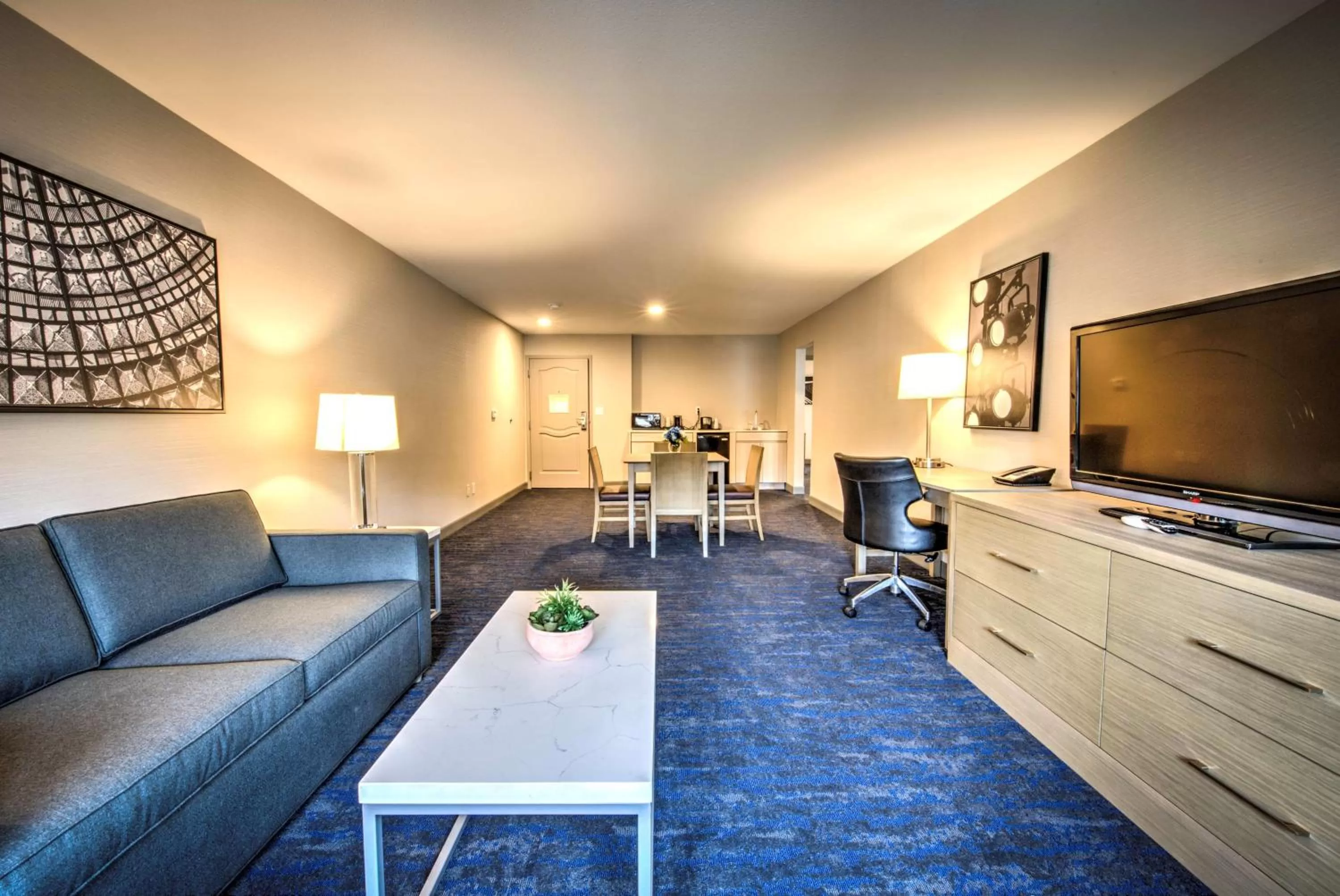 Suite-1 King 1 Queen in Best Western Plus Media Center Inn & Suites