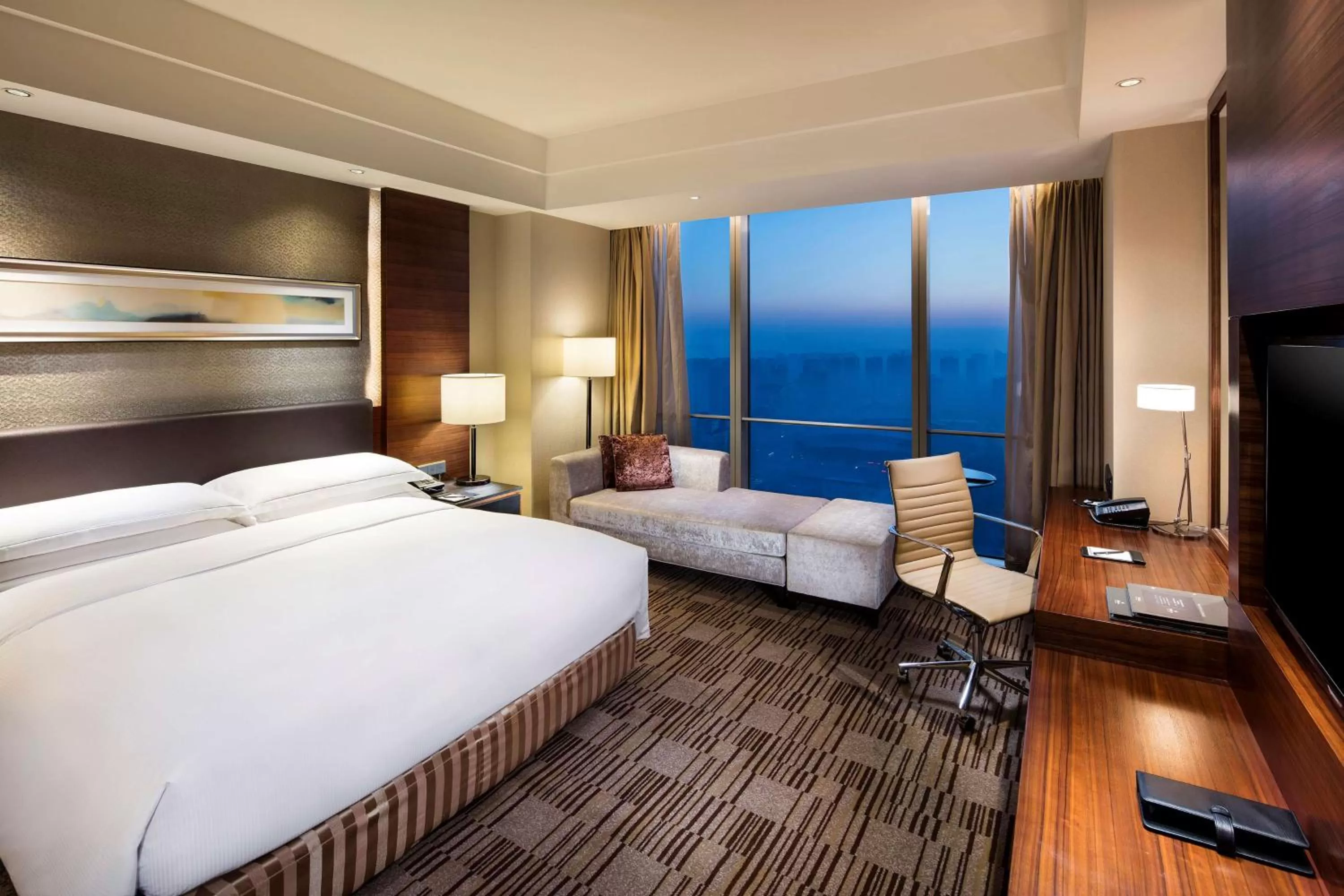 One-Bedroom Apartment with Lounge Access in Hilton Shijiazhuang