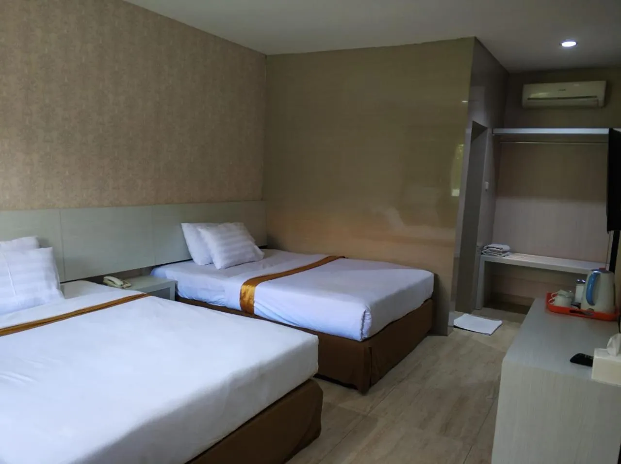 Standard Twin Room in Hotel Sinar 2