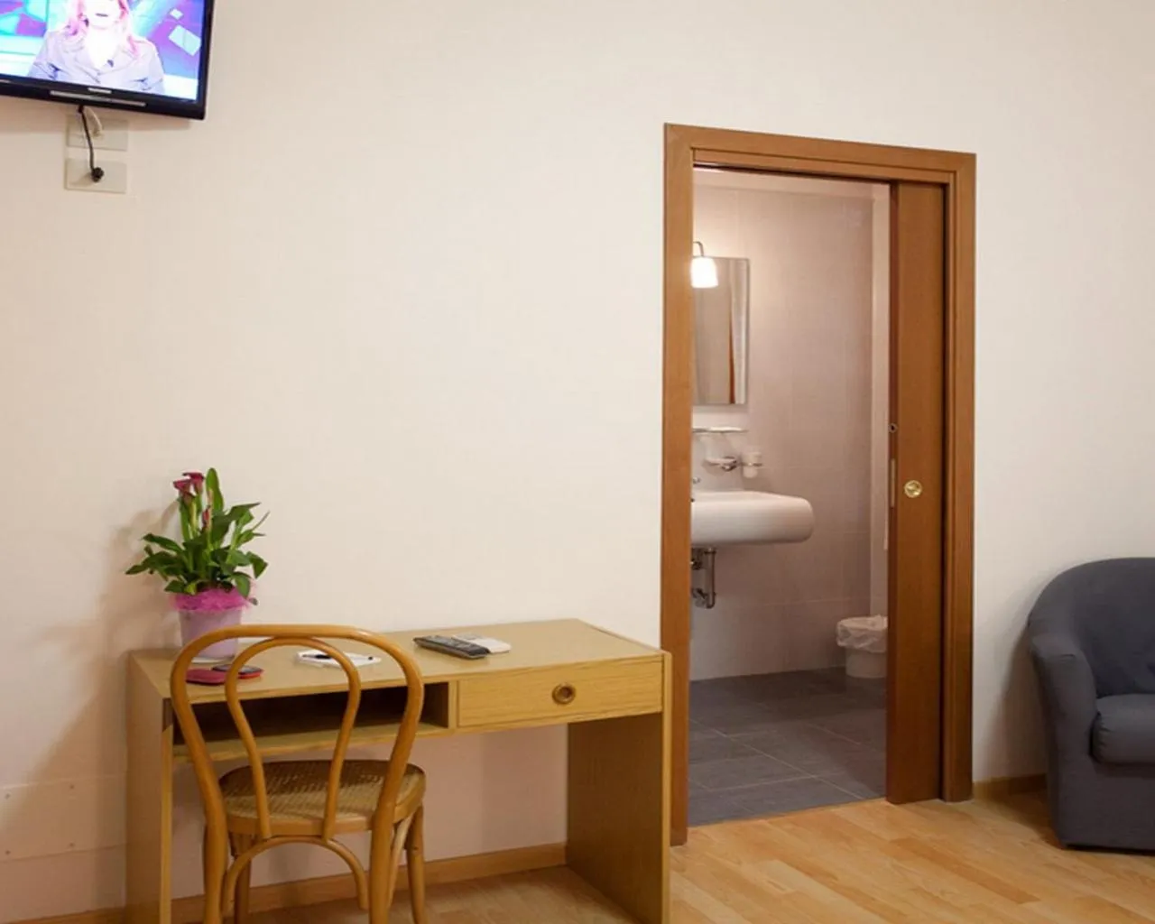 Double Room (1 Adult) in Hotel Perugina