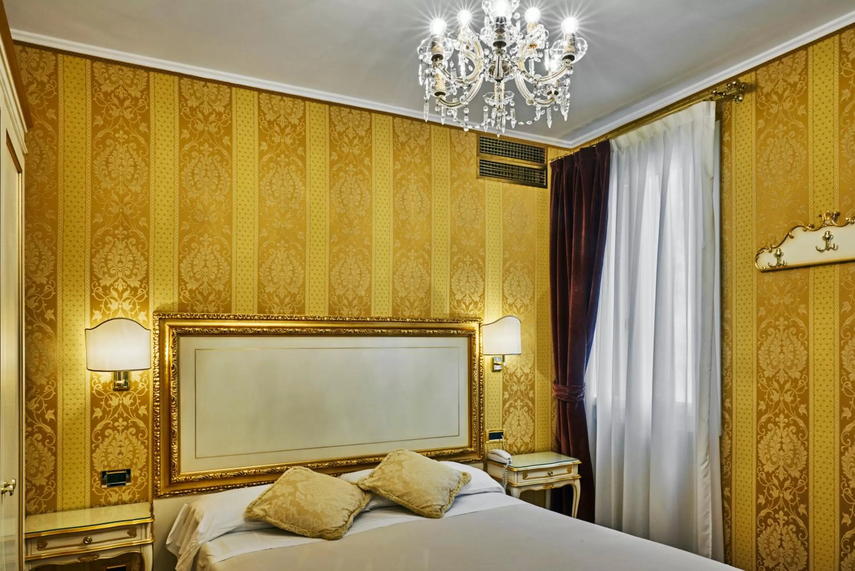 Classic Double or Twin Room in Hotel Gardena