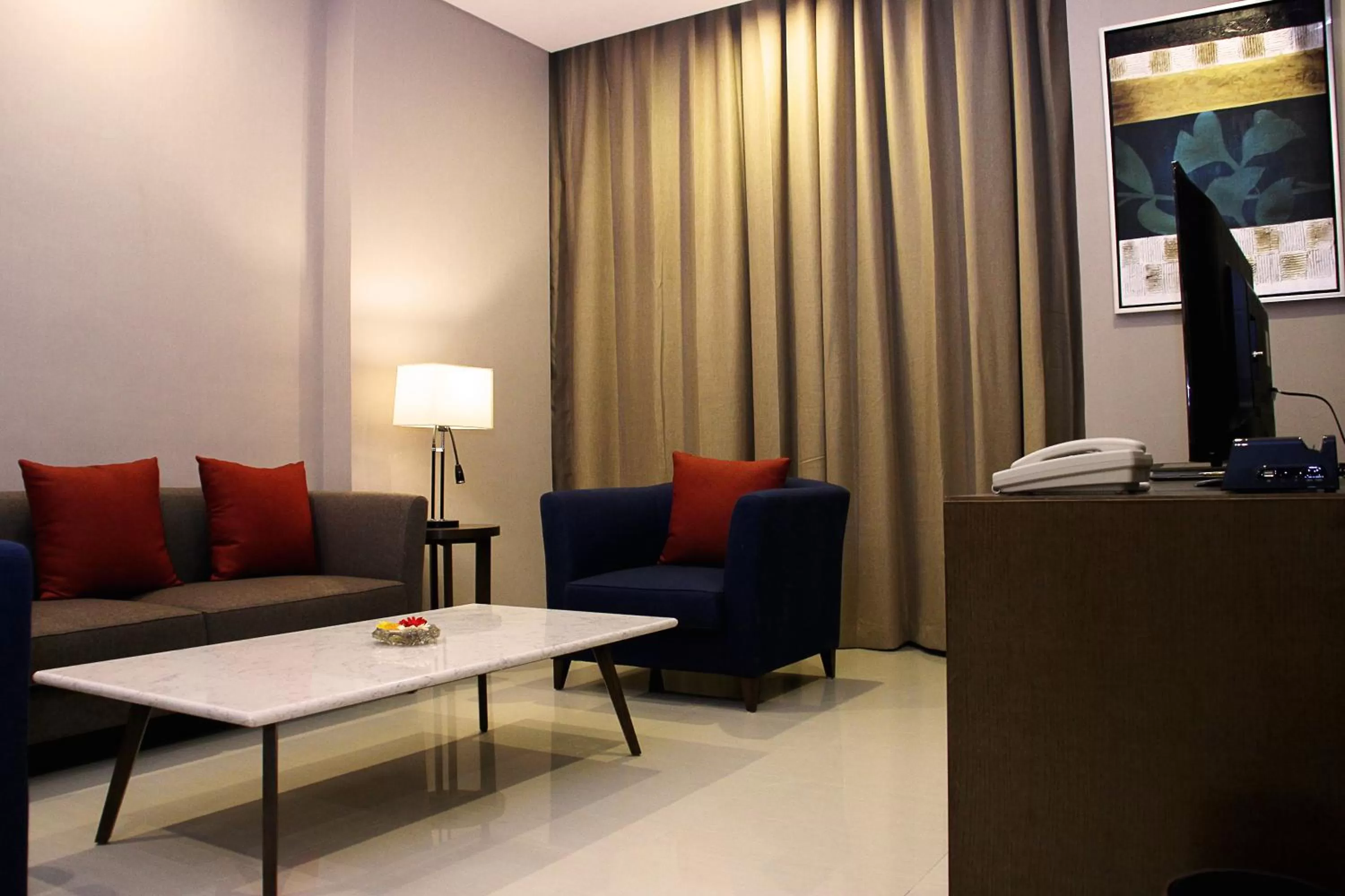 Suite Room in Golden Phoenix Hotel - Manila