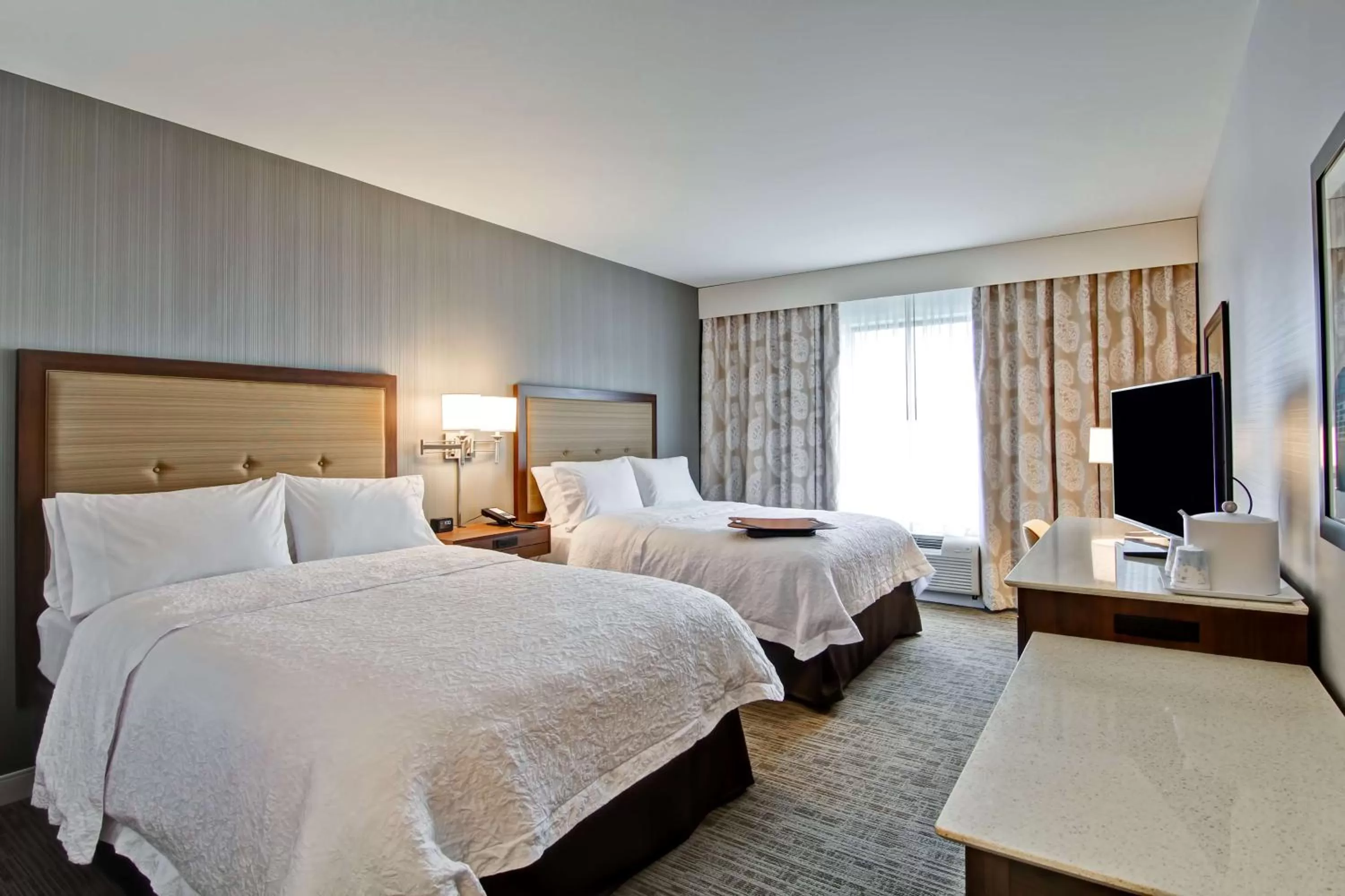 Queen Room with Two Queen Beds and Roll-In Shower - Mobility Access/Non-Smoking in Hampton Inn & Suites Detroit/Troy