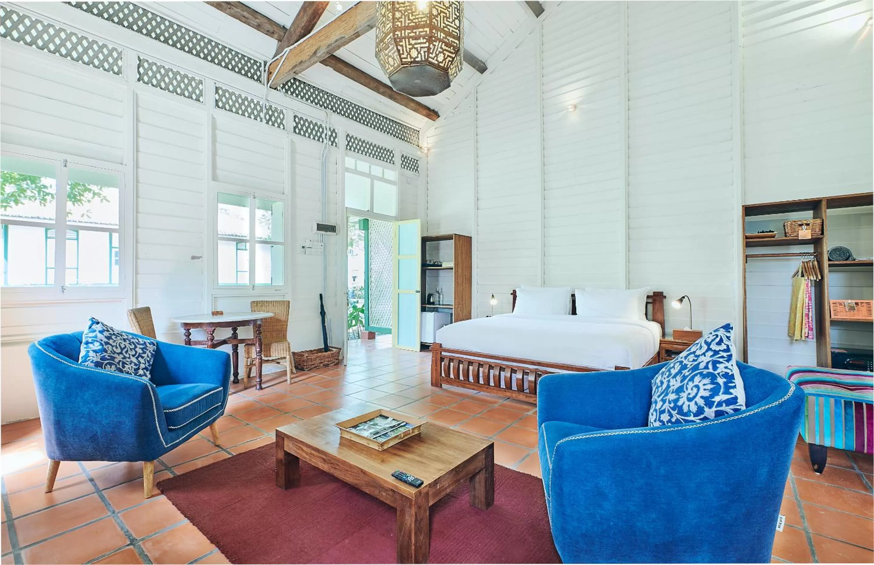 King Bed with Private Garden - Estate House 5 in Temple Tree Resort