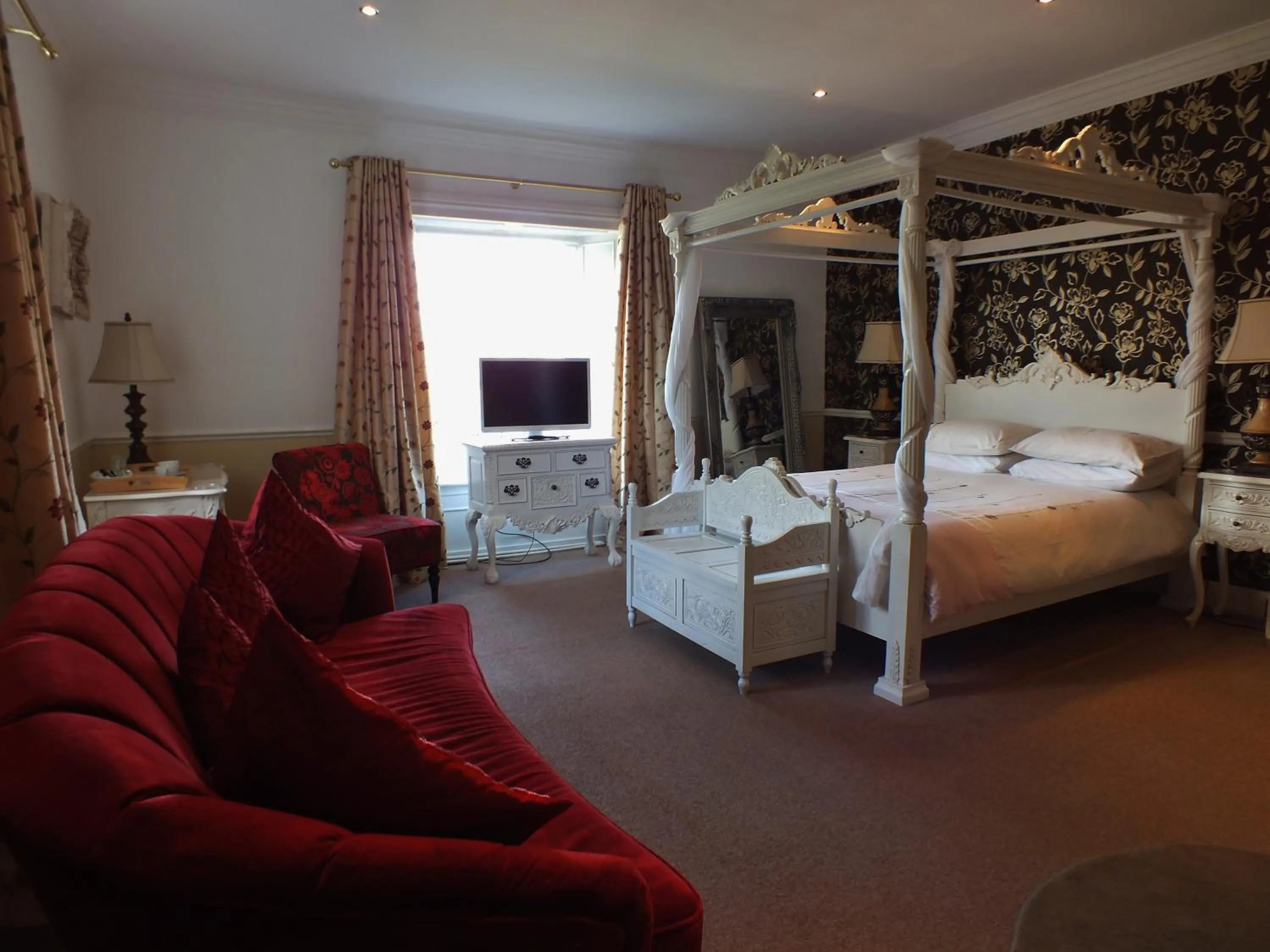 Four-Poster Suite in Hedgefield House