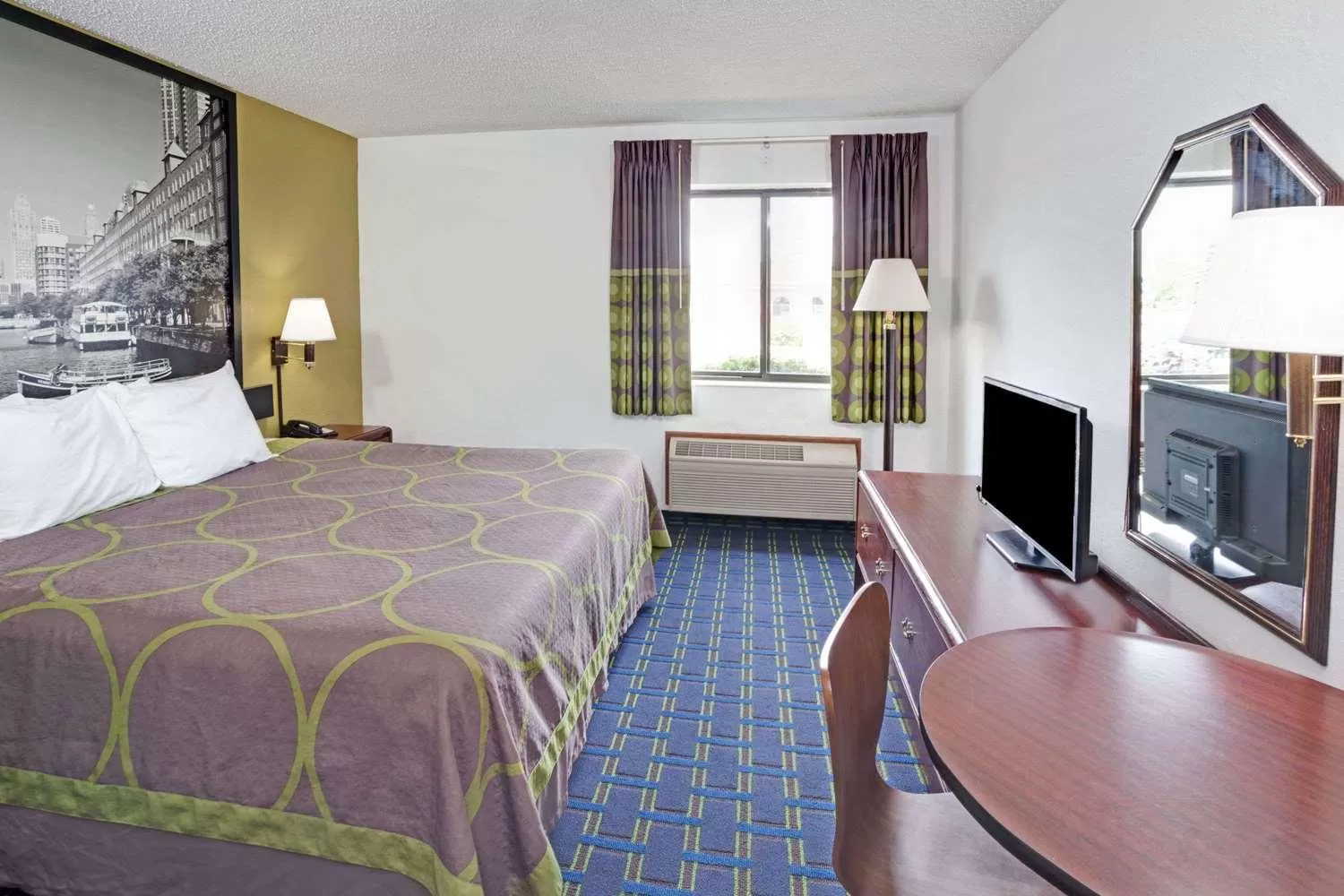 King Room - Non-Smoking in Super 8 by Wyndham Monee I-57