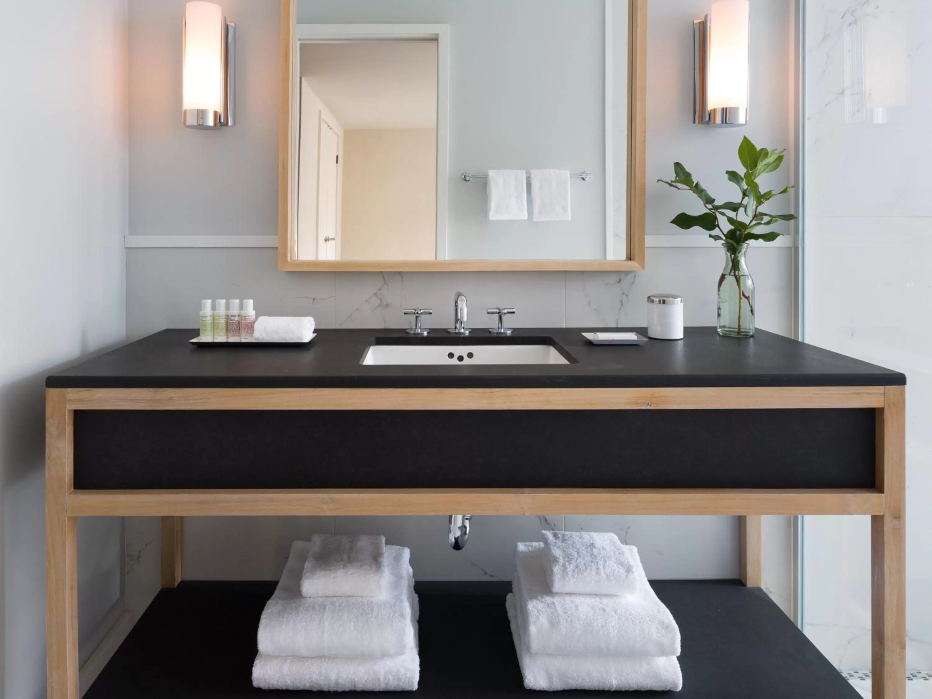 Queen Room with Two Queen Beds in Kimpton Schofield Hotel by IHG