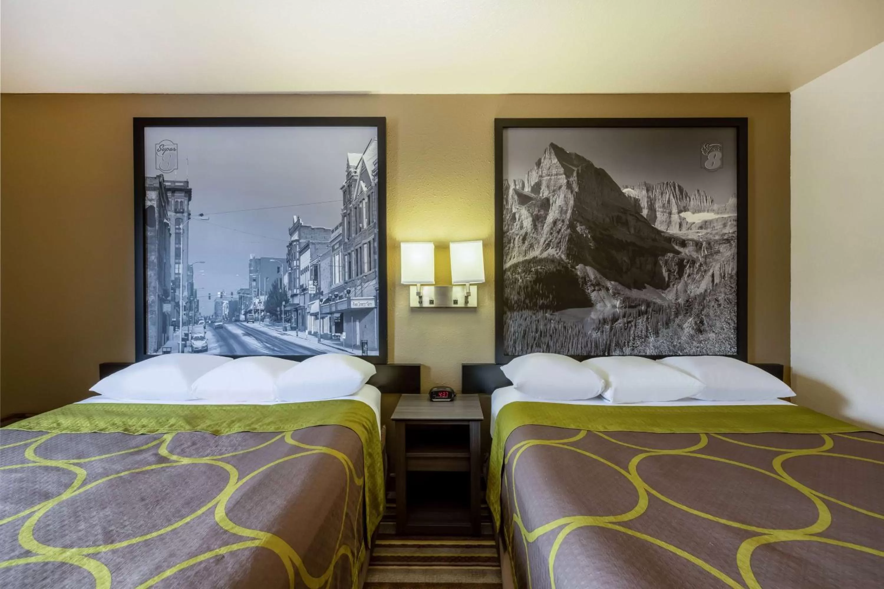 Queen Room with Two Queen Beds - Non-Smoking in Super 8 by Wyndham Butte MT