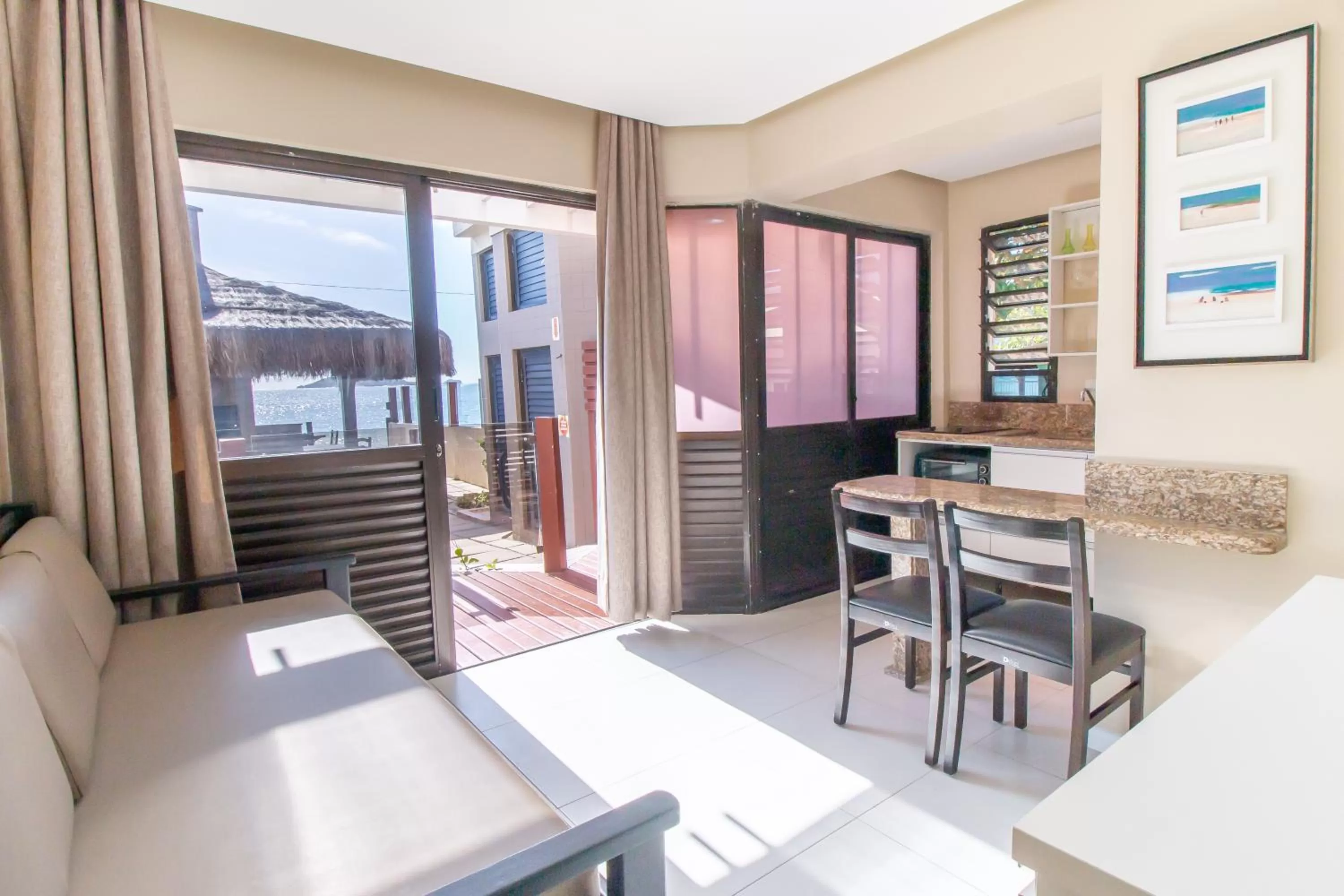 One-Bedroom Apartment with Sea View in Flat Pietra