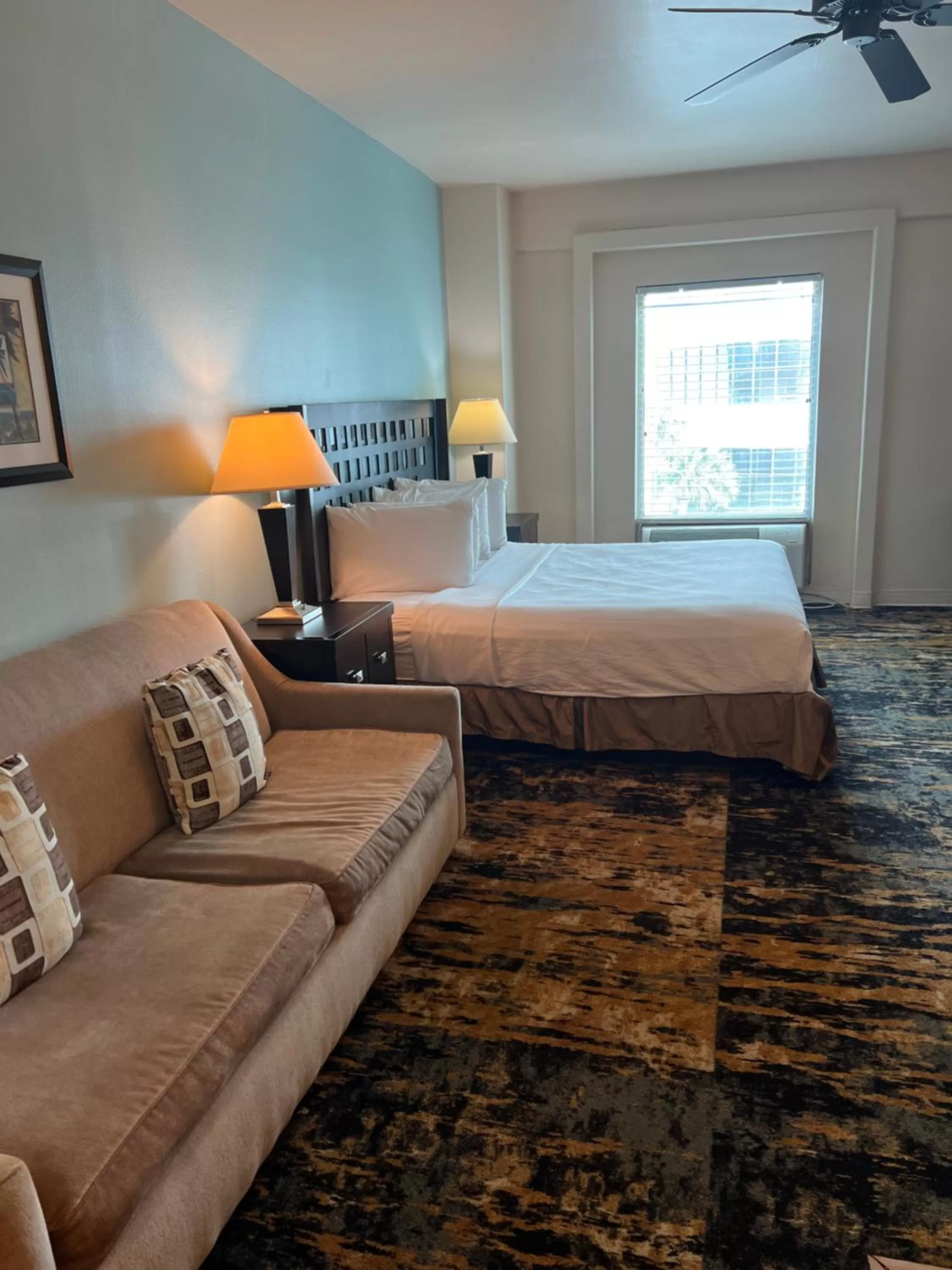 King Suite with Sofa Bed in Sunchase Inn & Suites