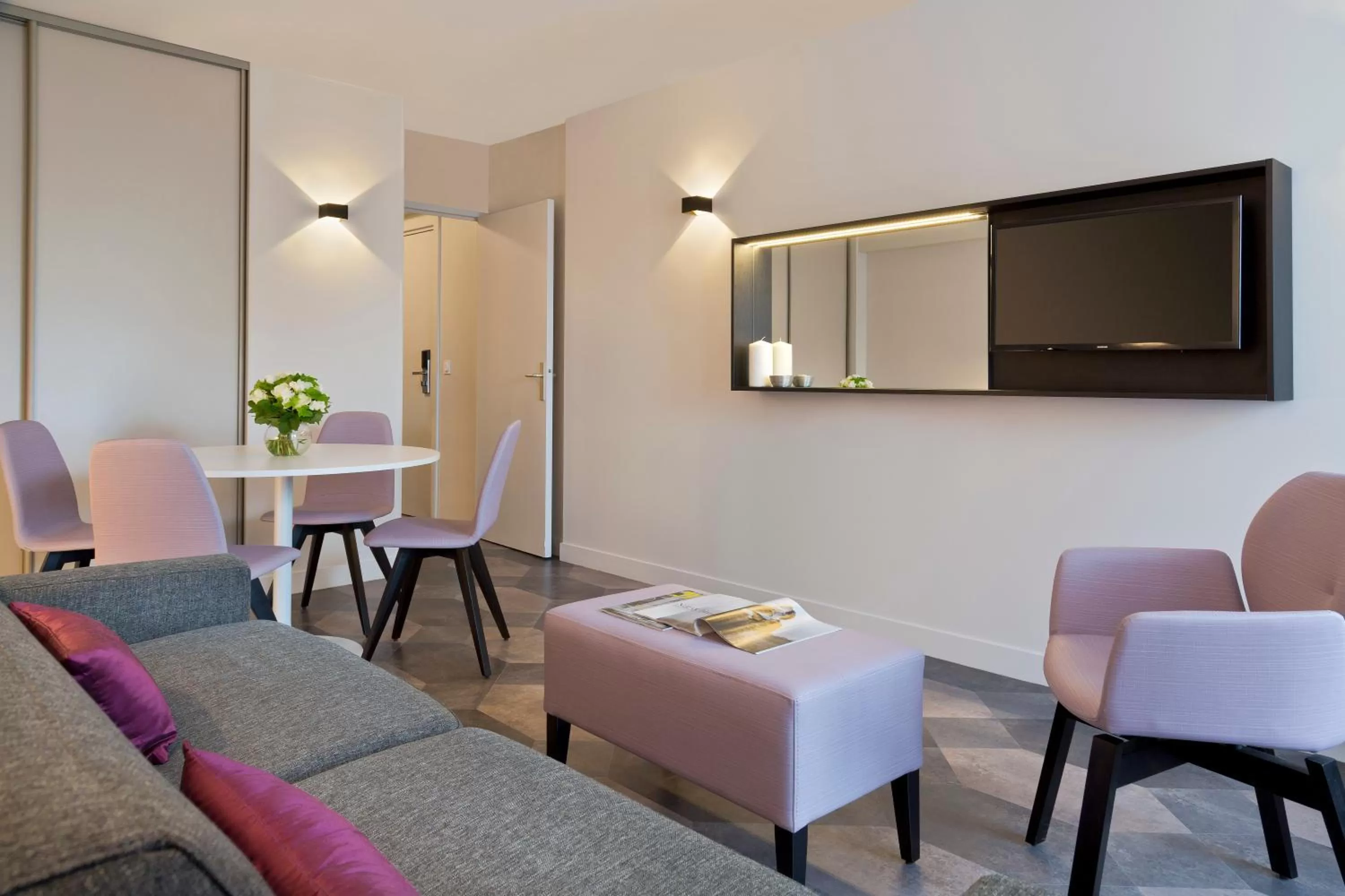 Two-Bedroom Apartment in Citadines Trocadéro Paris