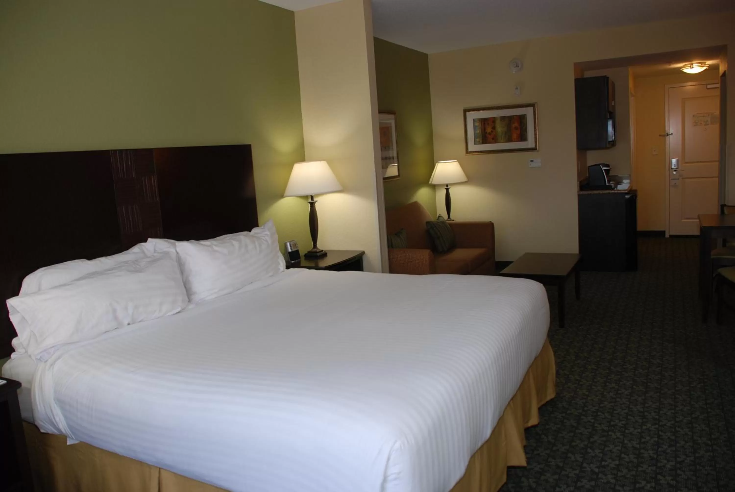 King Suite - Non-Smoking in Holiday Inn Express & Suites Covington by IHG