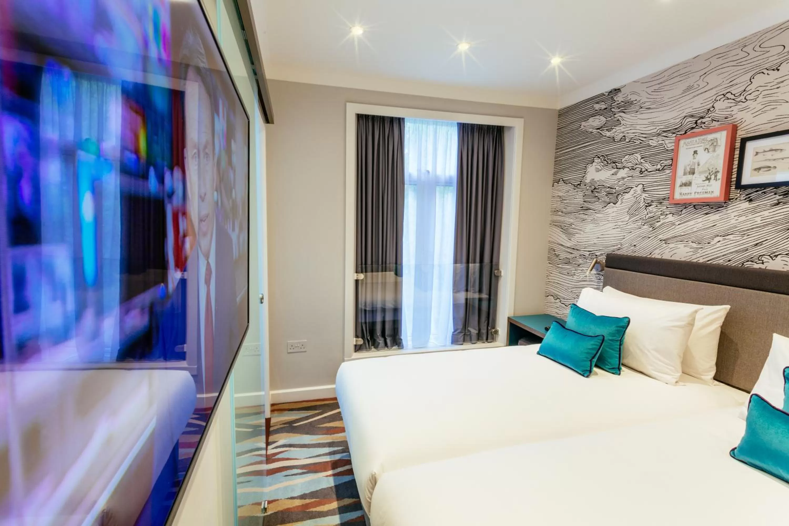 Twin Room in Oliver Plaza Hotel