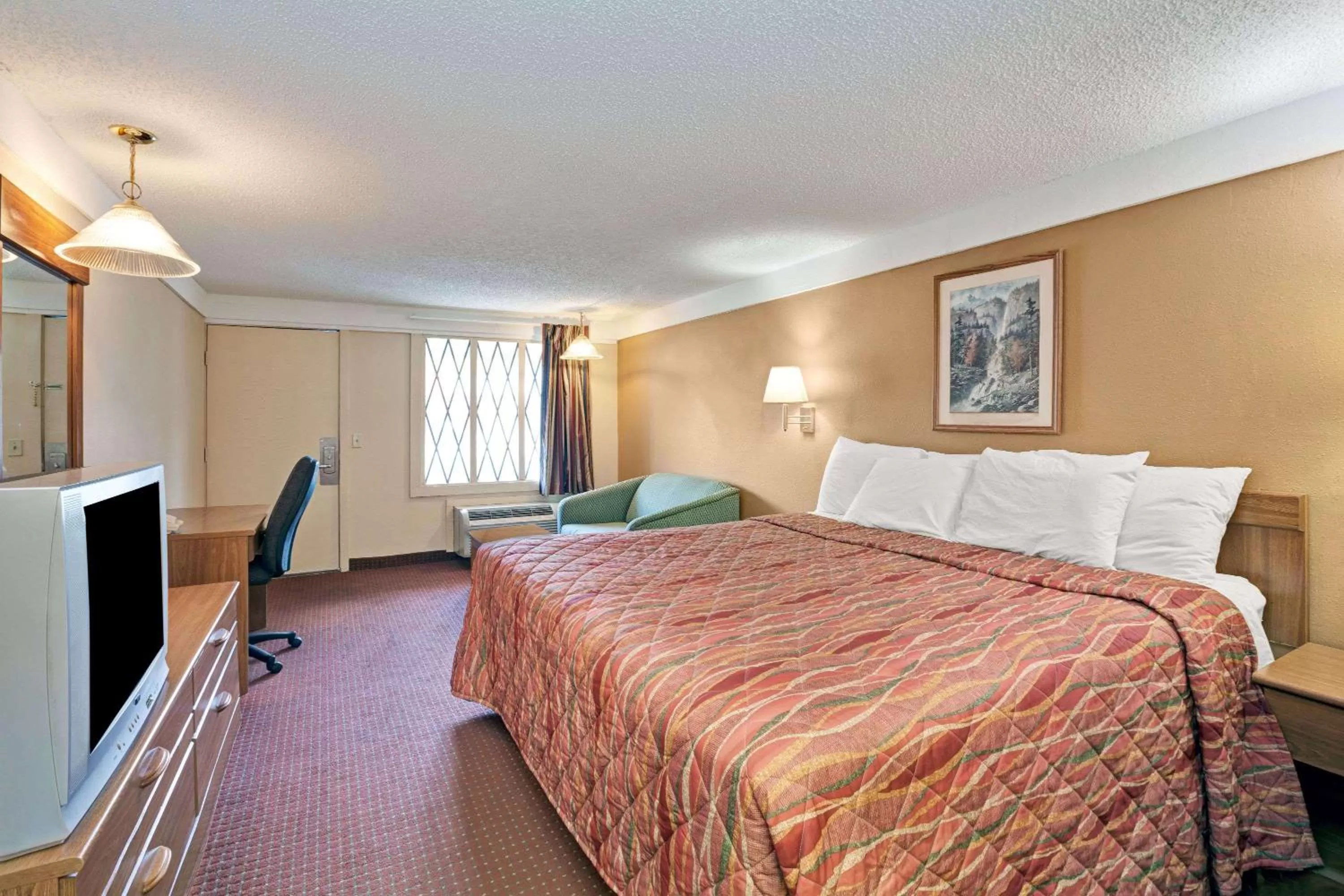 King Room - single occupancy - Non-Smoking in Knights Inn Charleston West Virginia
