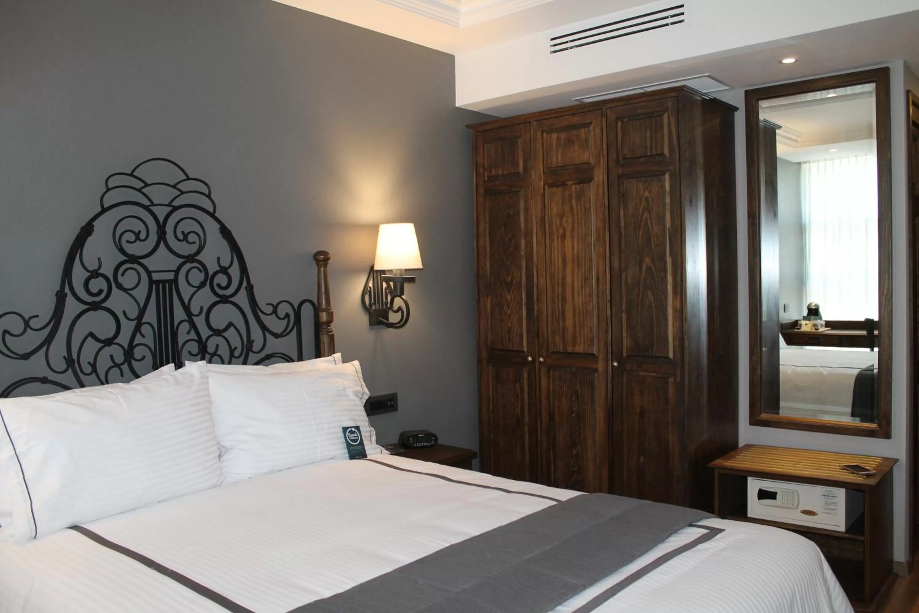 Deluxe King Room in Zocalo Central & Rooftop Mexico City
