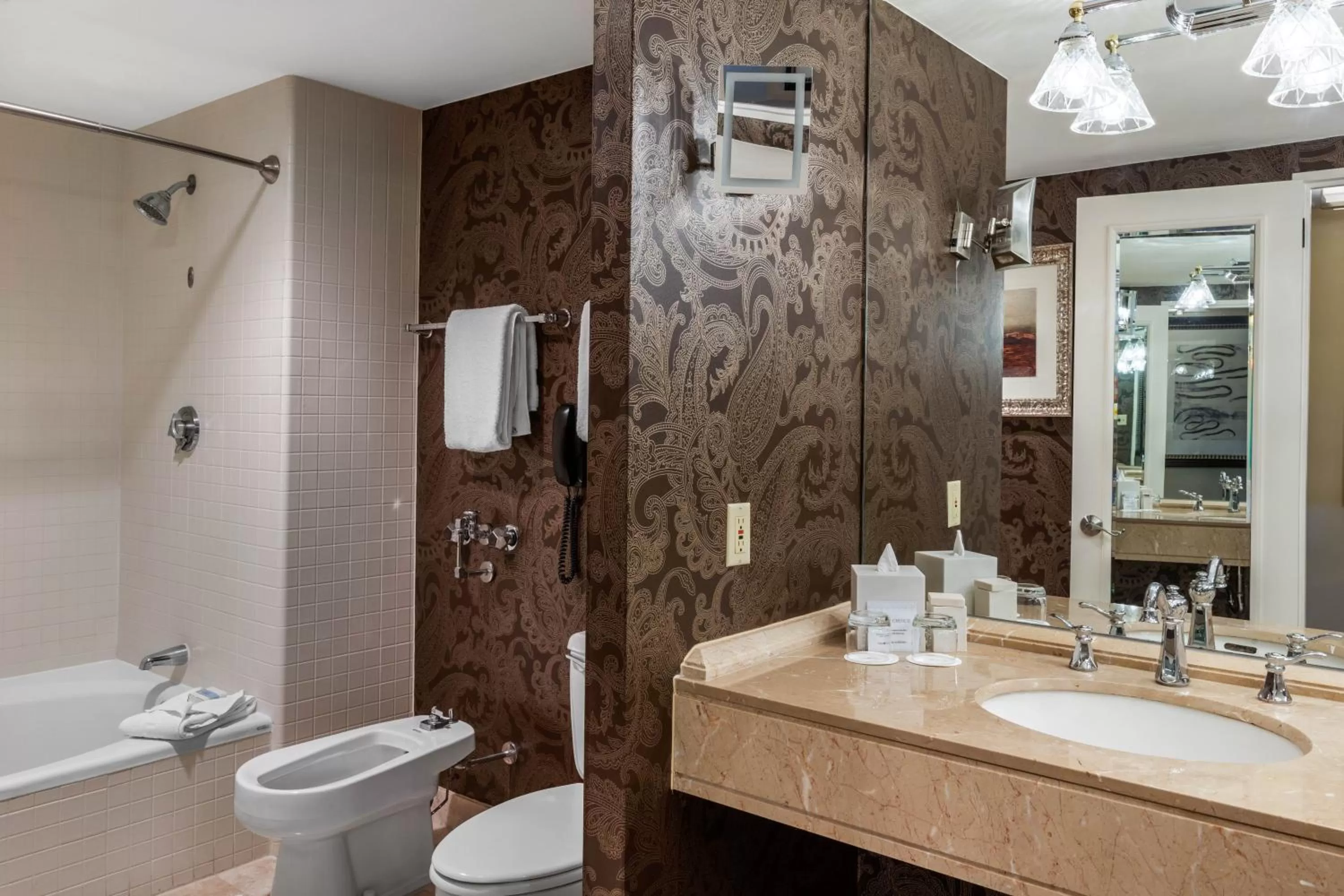 Premier Room Poolview - single occupancy - 2 Queen Beds in Omni Houston Hotel