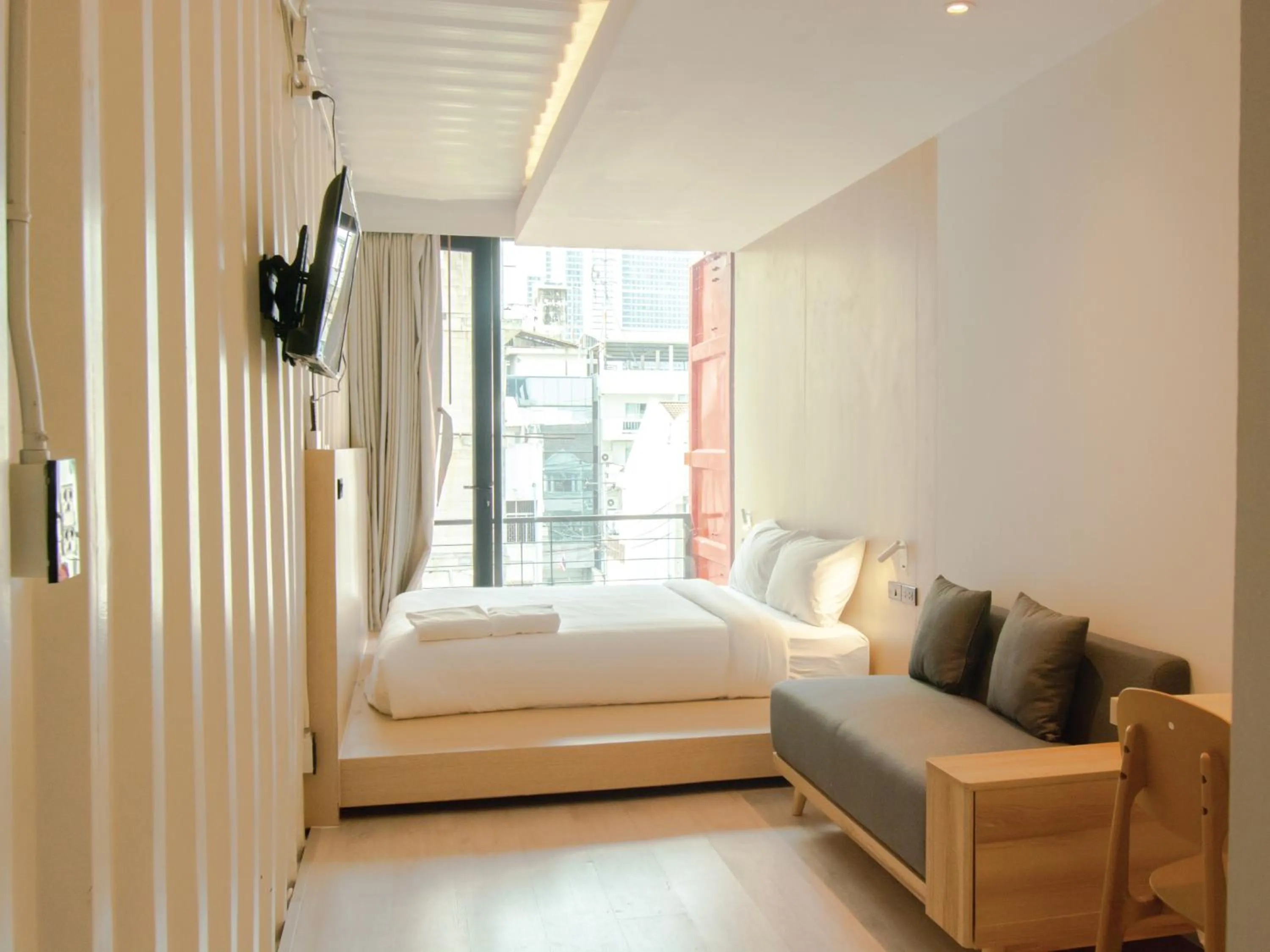 Deluxe Queen Room in Sleep Box Sukhumvit 22