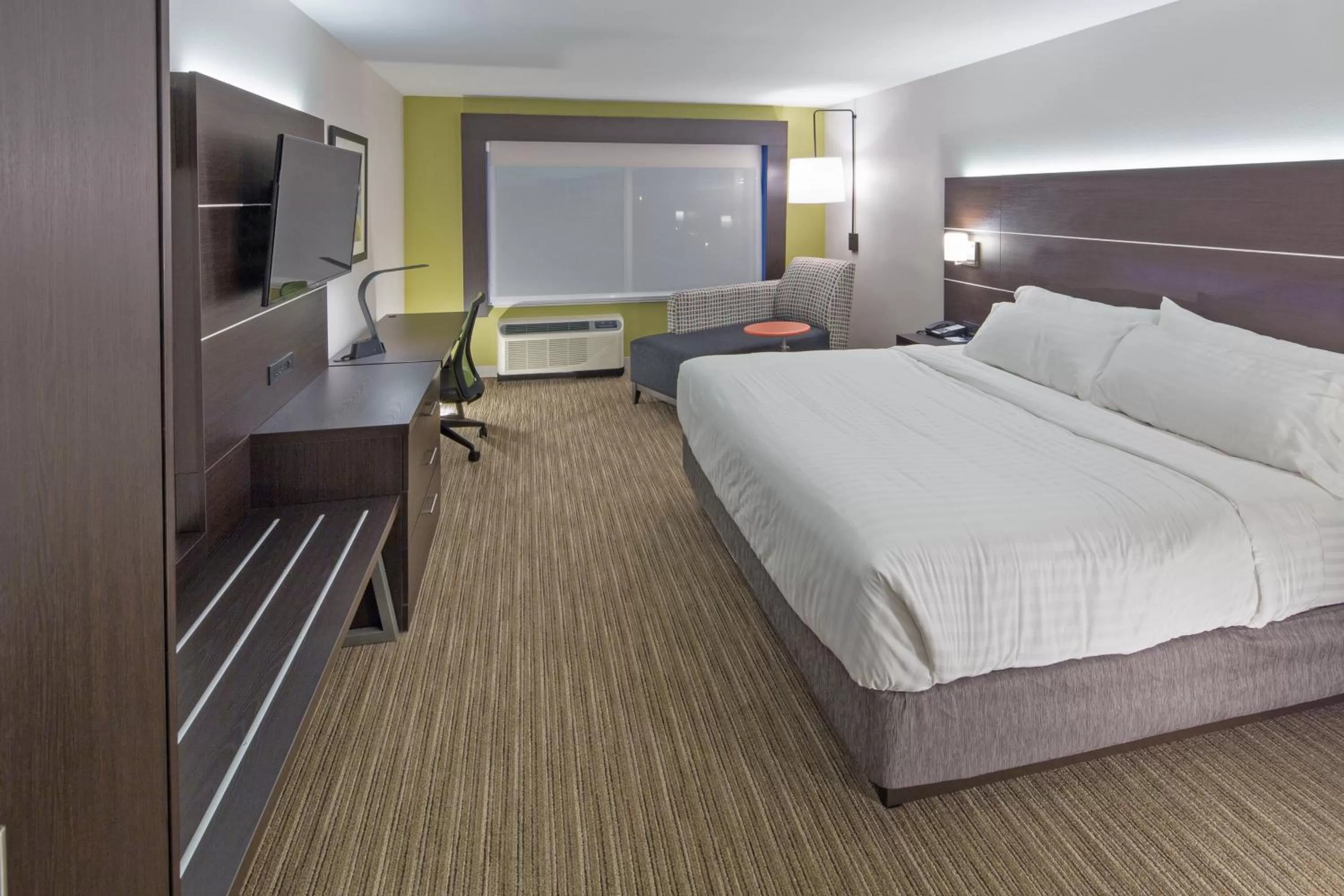 Standard King Room in Holiday Inn Express & Suites - Indianapolis NW - Zionsville by IHG