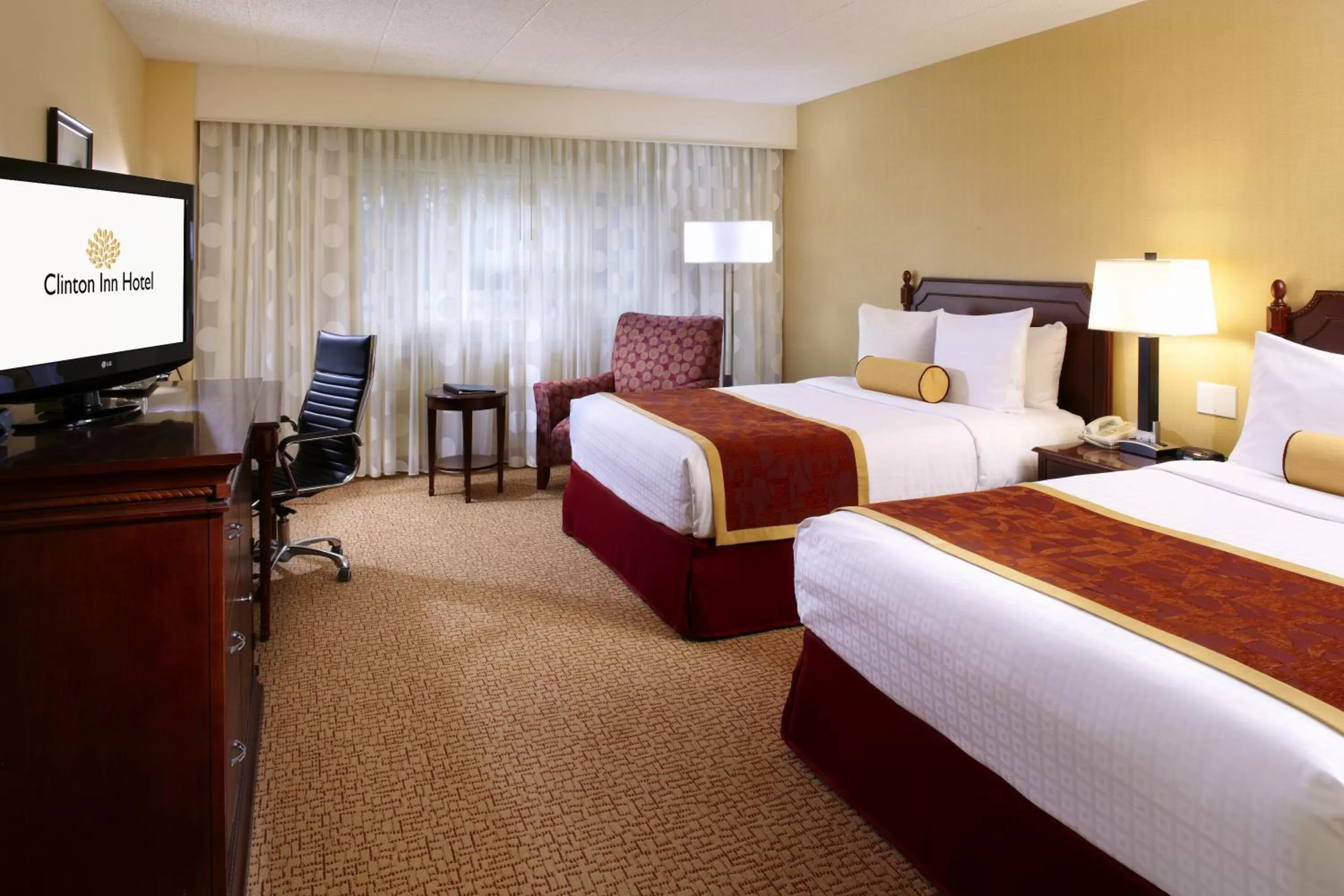 Double Queen Room in Clinton Inn Hotel Tenafly