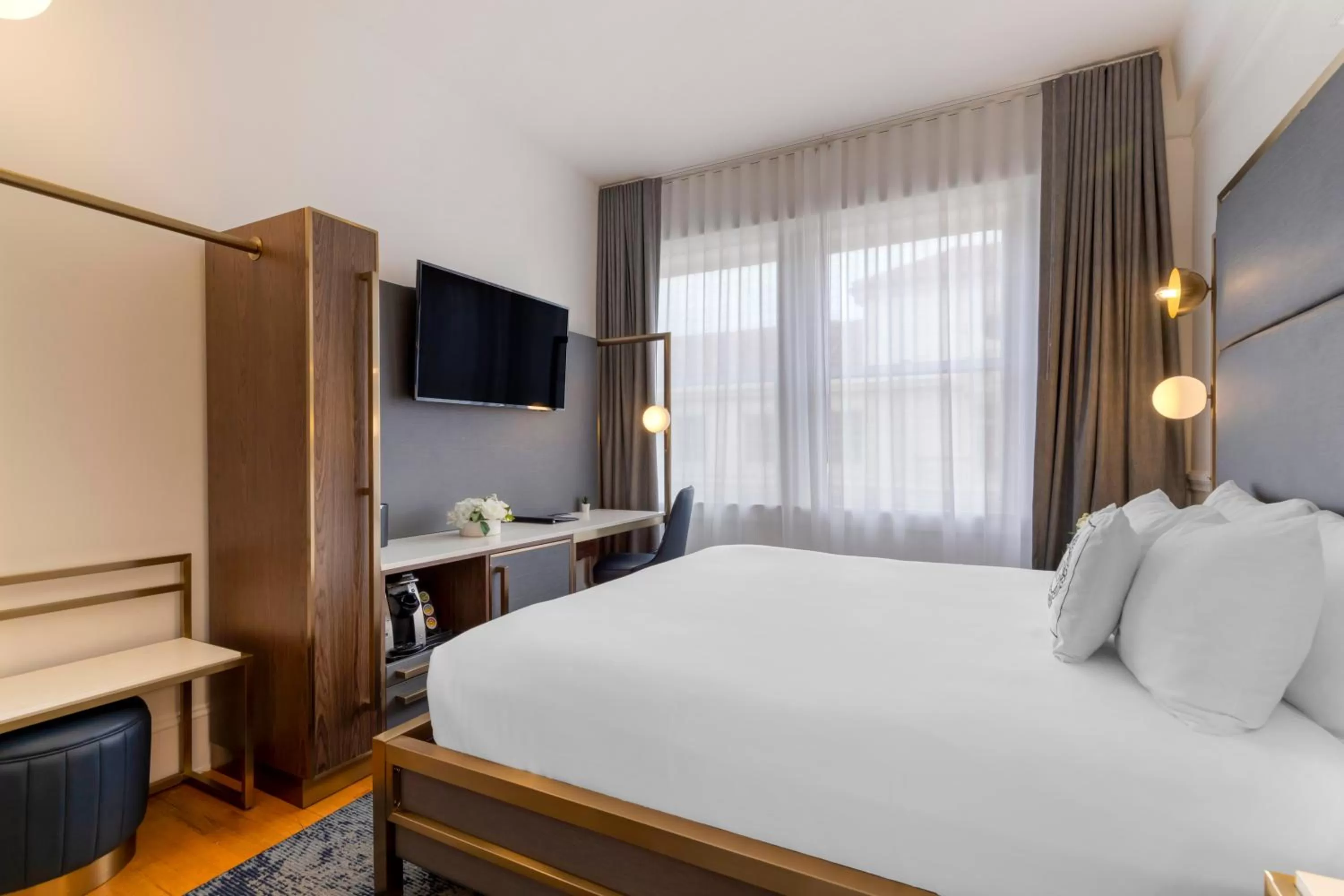 King Room in Hotel Gibbs Downtown Riverwalk