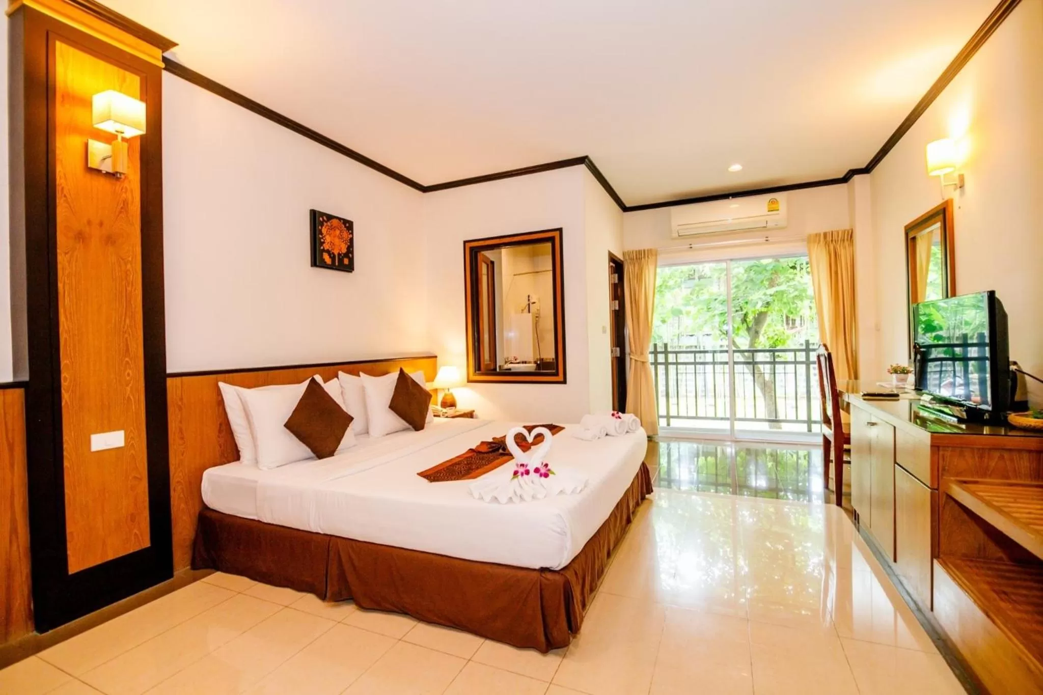 Deluxe Double Room in Rapeepan Ville Hotel