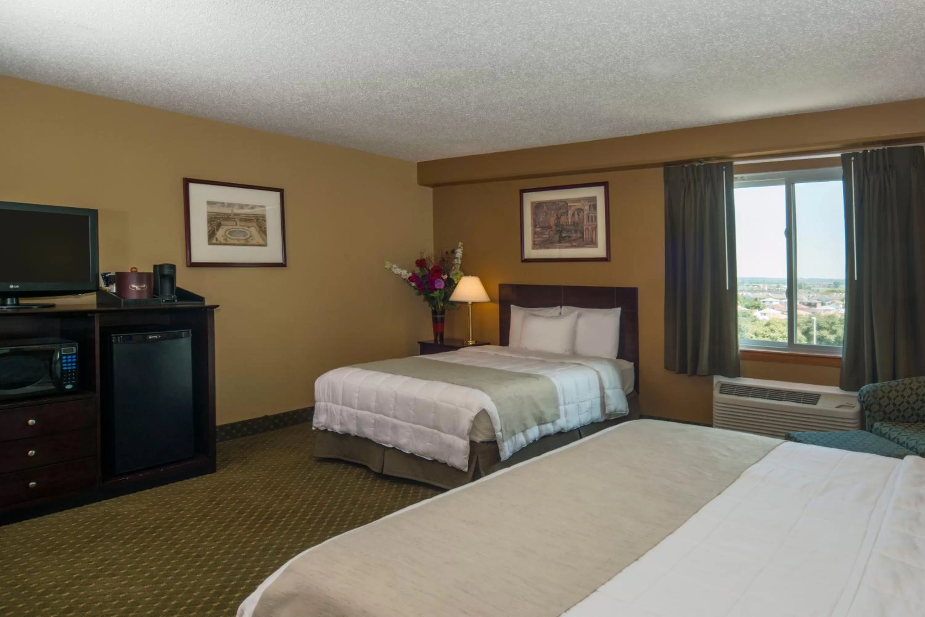 King and Queen Room Non-Refundable Non-Smoking in Meadowlands Plaza Hotel