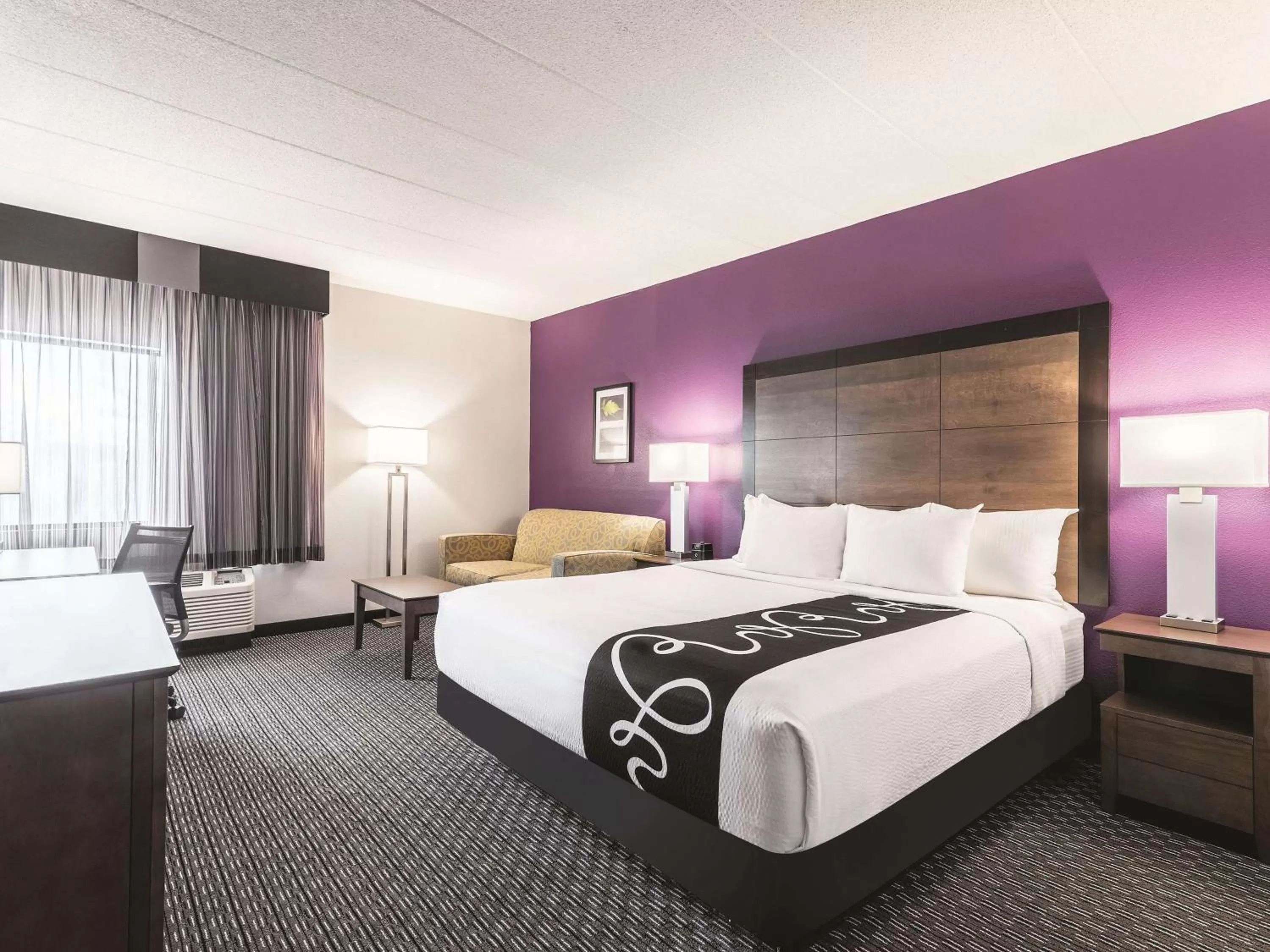 King Room with Sofa Bed in La Quinta by Wyndham Salem NH