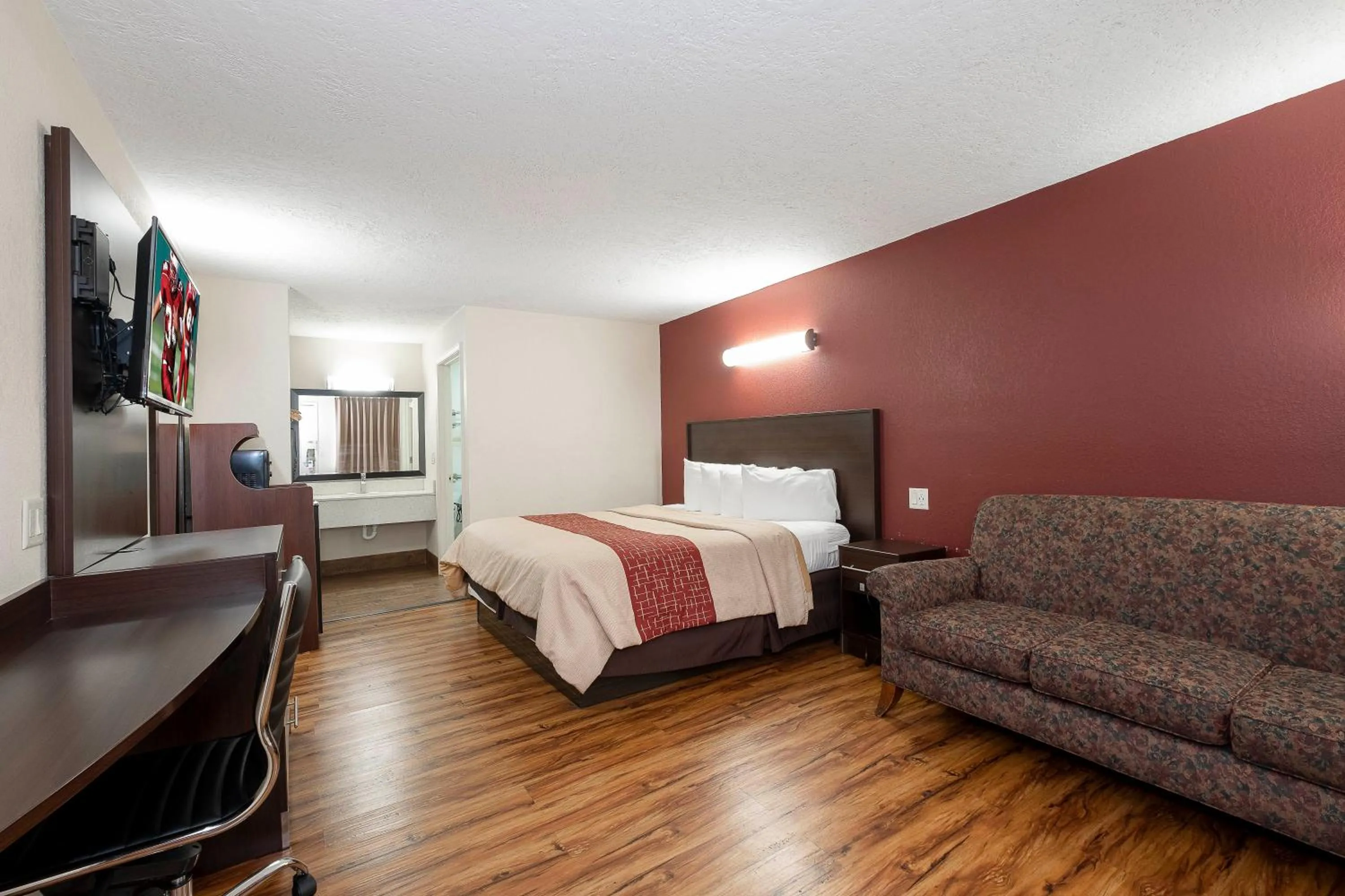 Suite King Bed with Two Double Beds Non-Smoking in Red Roof Inn Starkville - University
